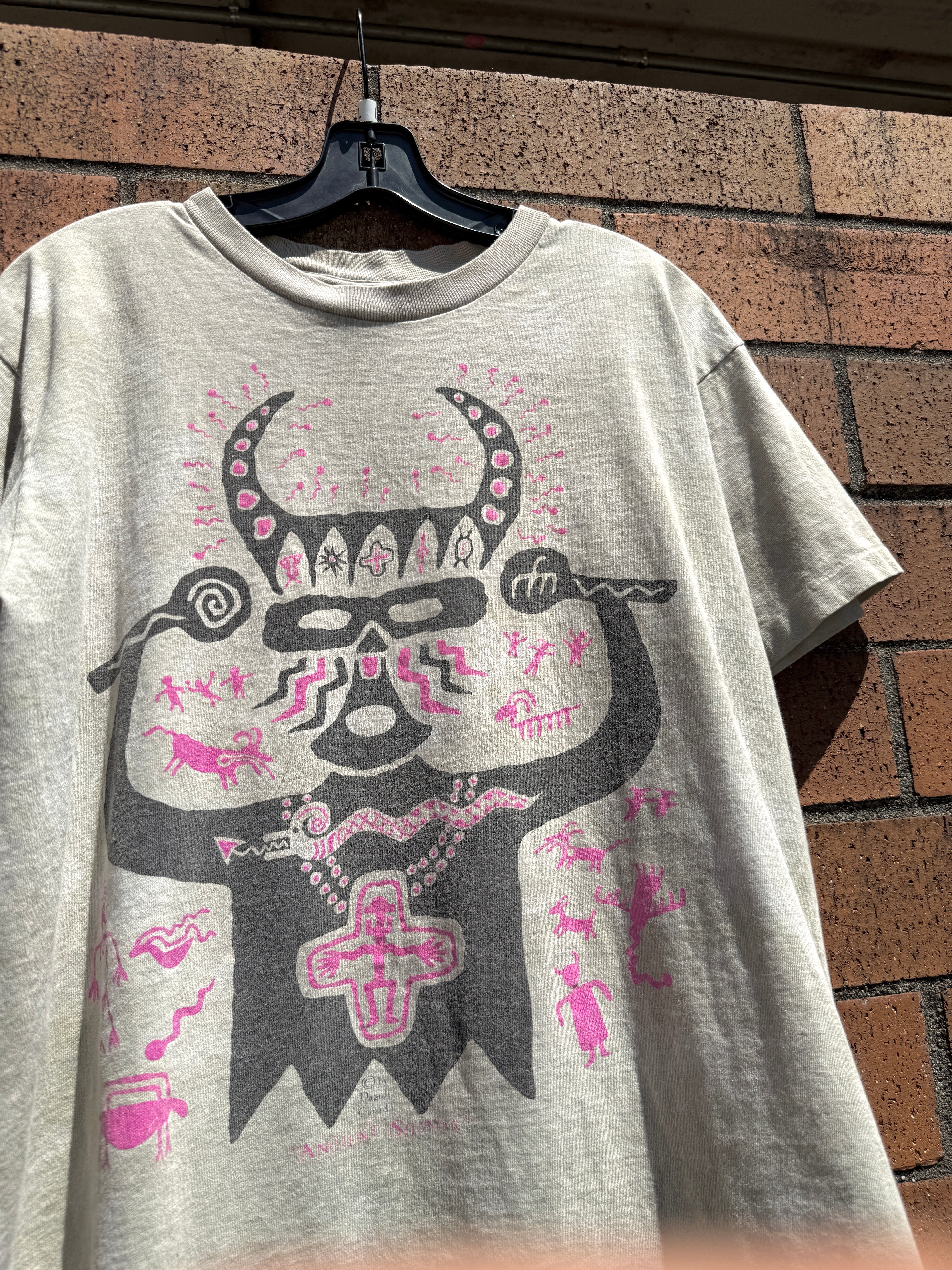 90s Ancient Shaman Cave Art Vancouver Dagoli Tee Size L