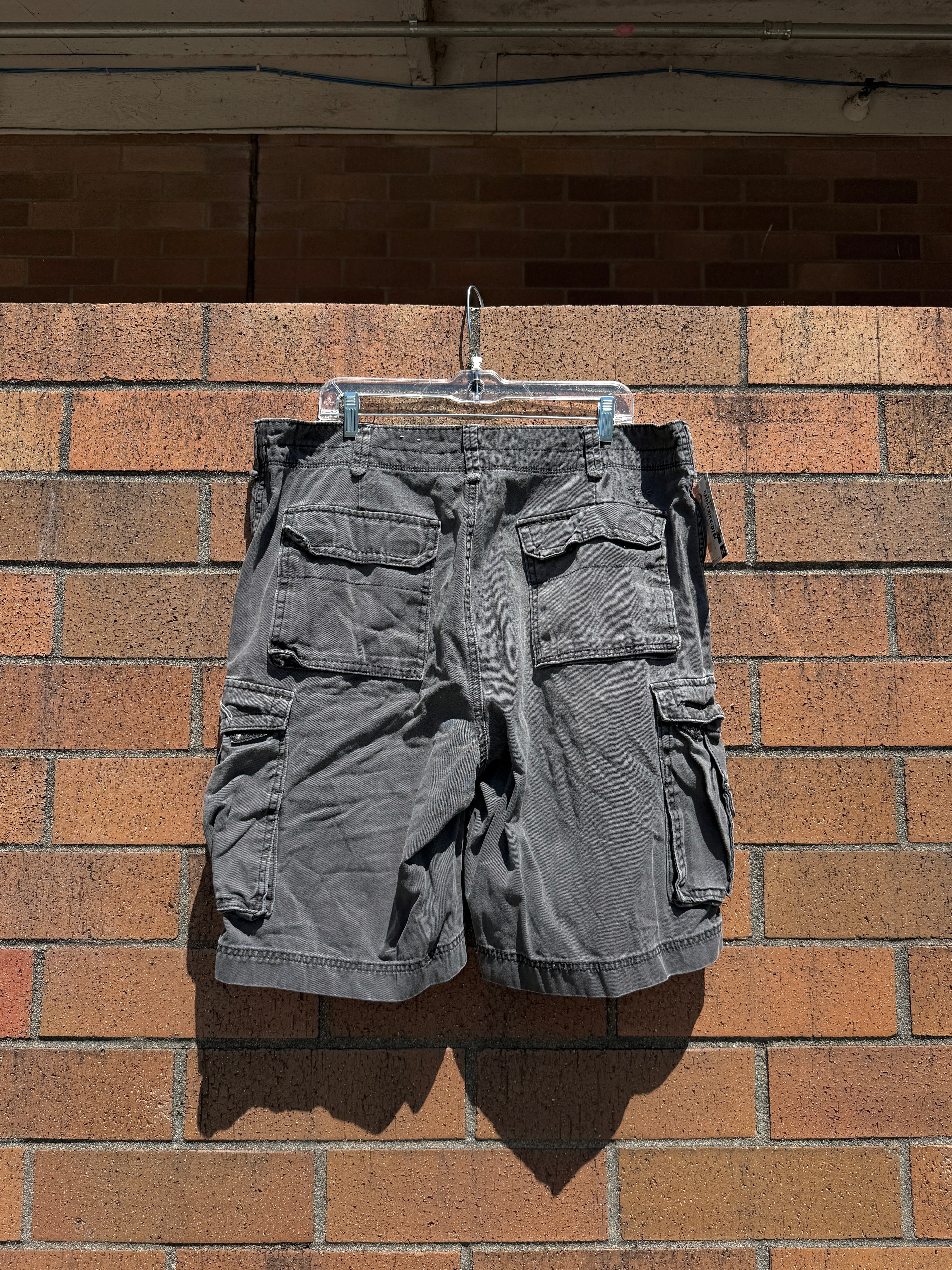 Y2K Union Bay Faded Black Cargo Shorts Size 38