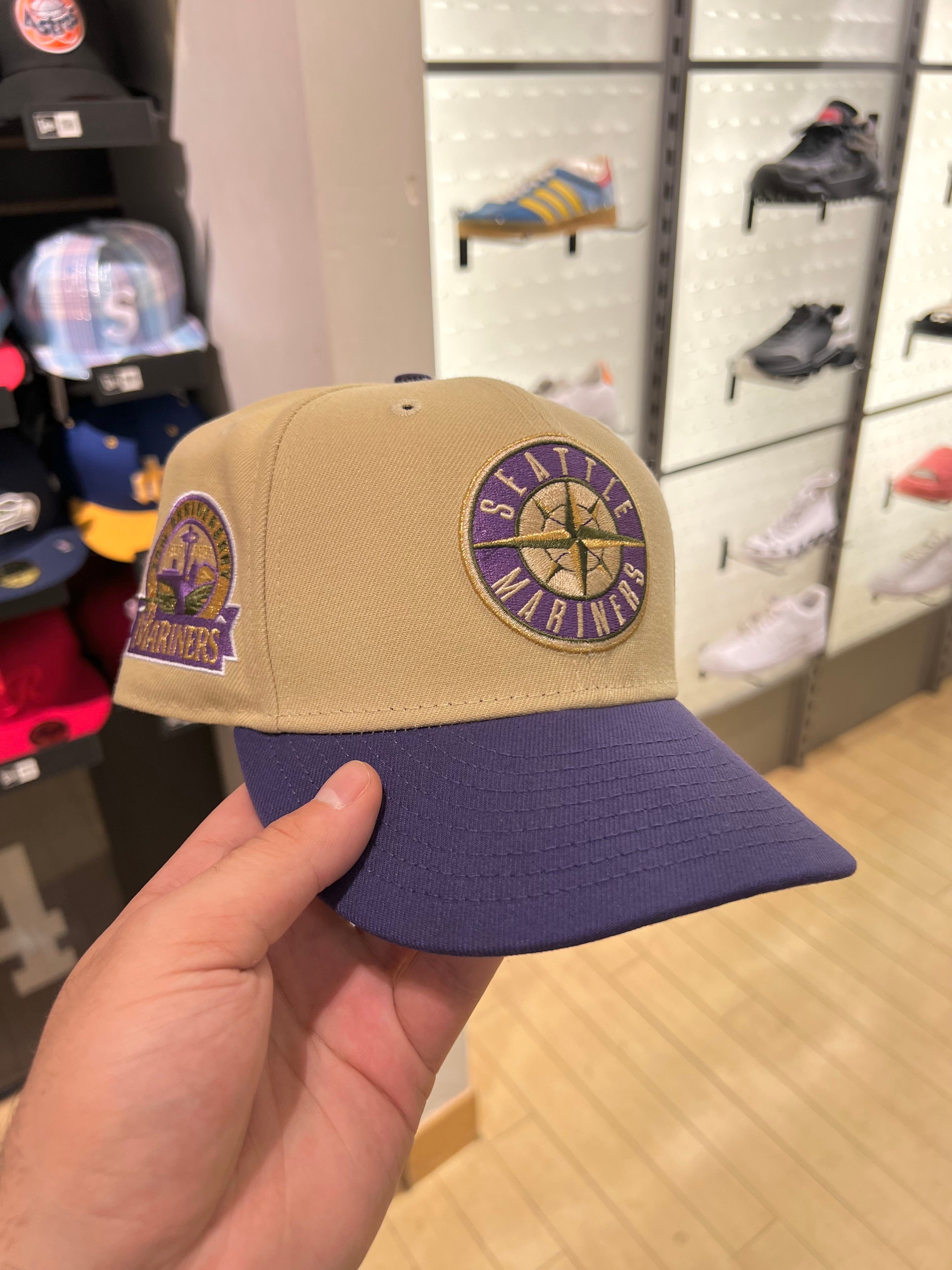 New Era Seattle Mariners 30th Anniversary Hat Tan / Purple Size 7 3/8 (USED)