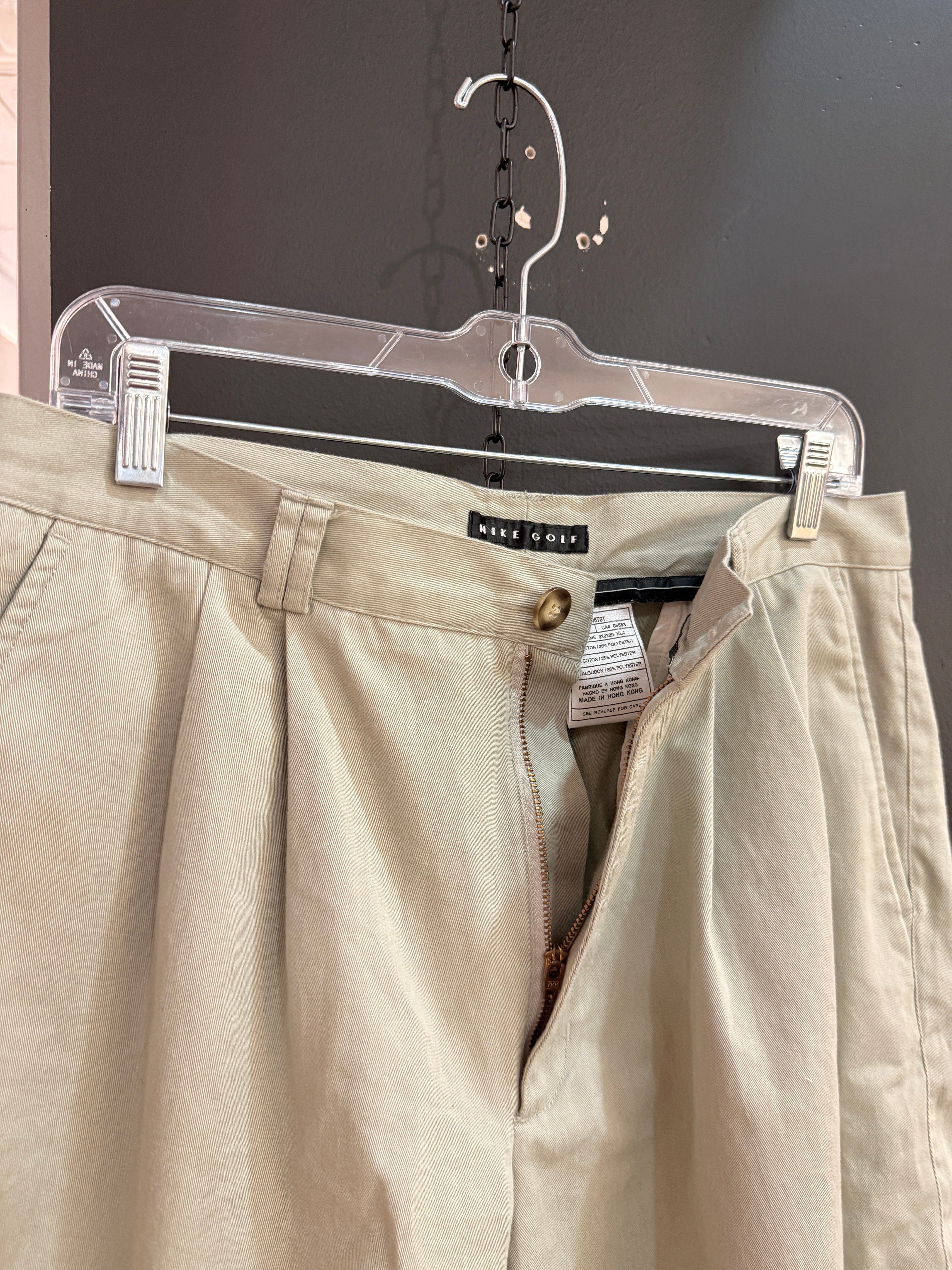 2006 Nike Beige Pleated Golf Shorts Size 34