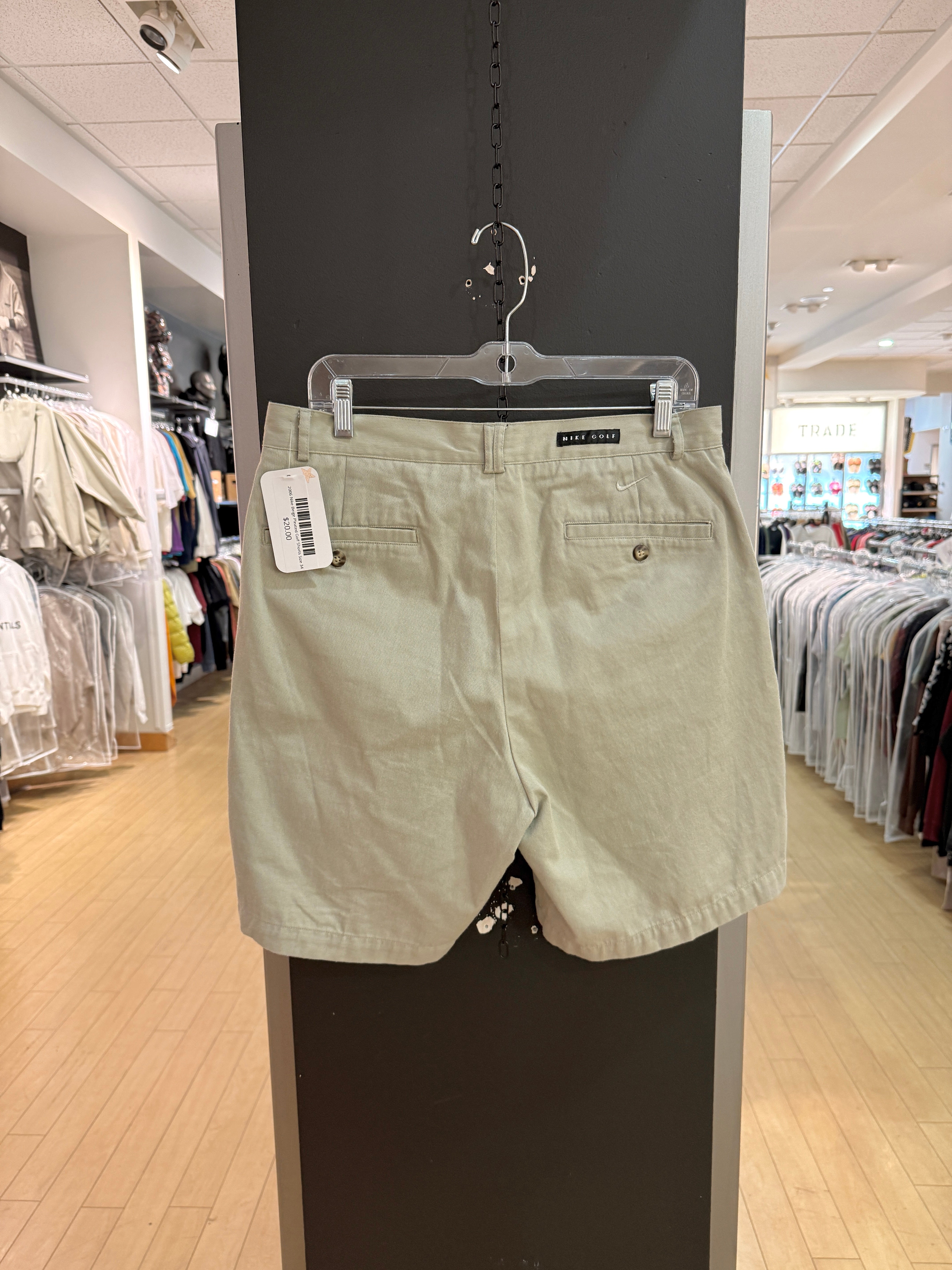 2006 Nike Beige Pleated Golf Shorts Size 34