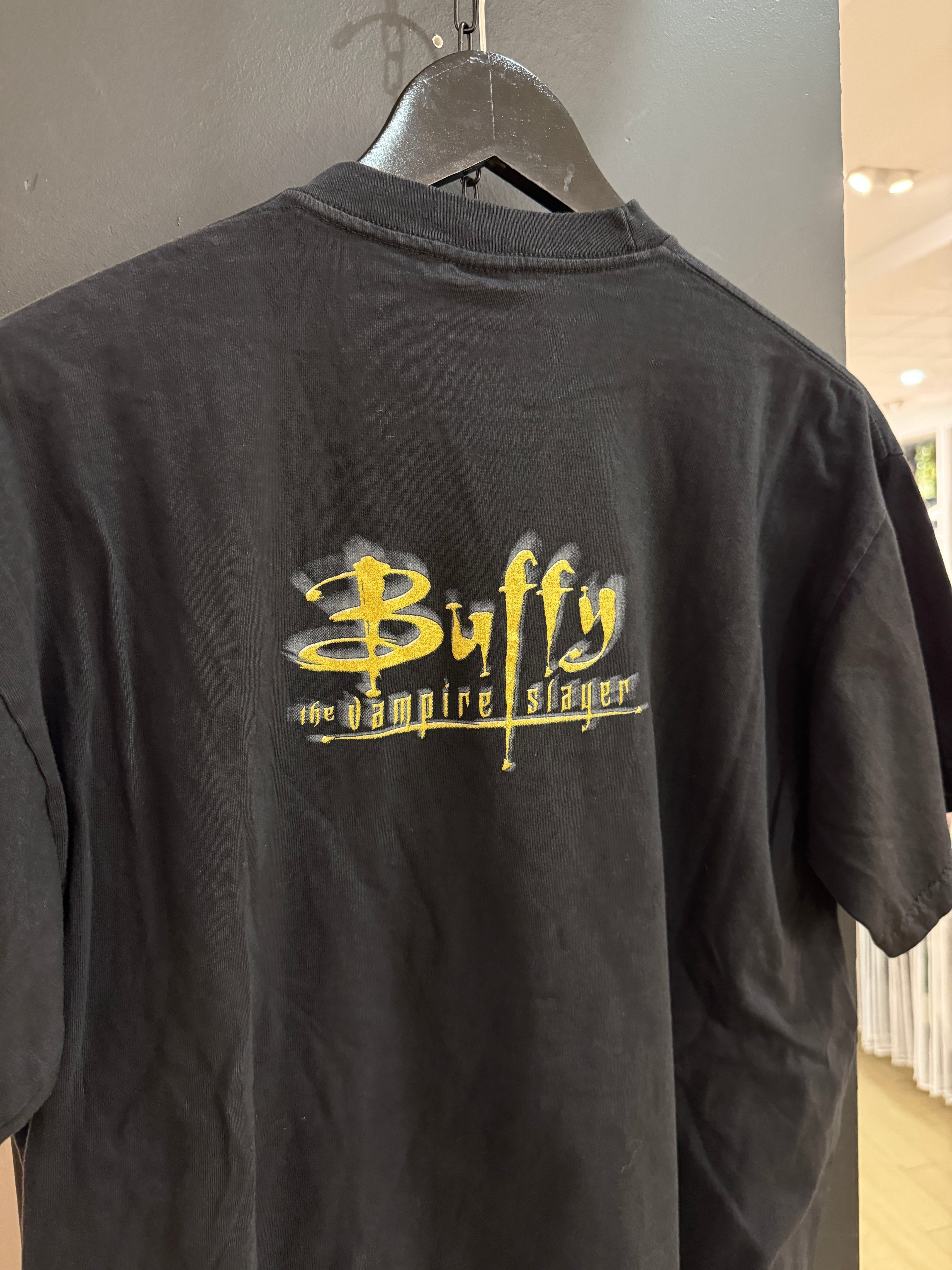 1998 Buffy the Vampire Slayer Tee Size L