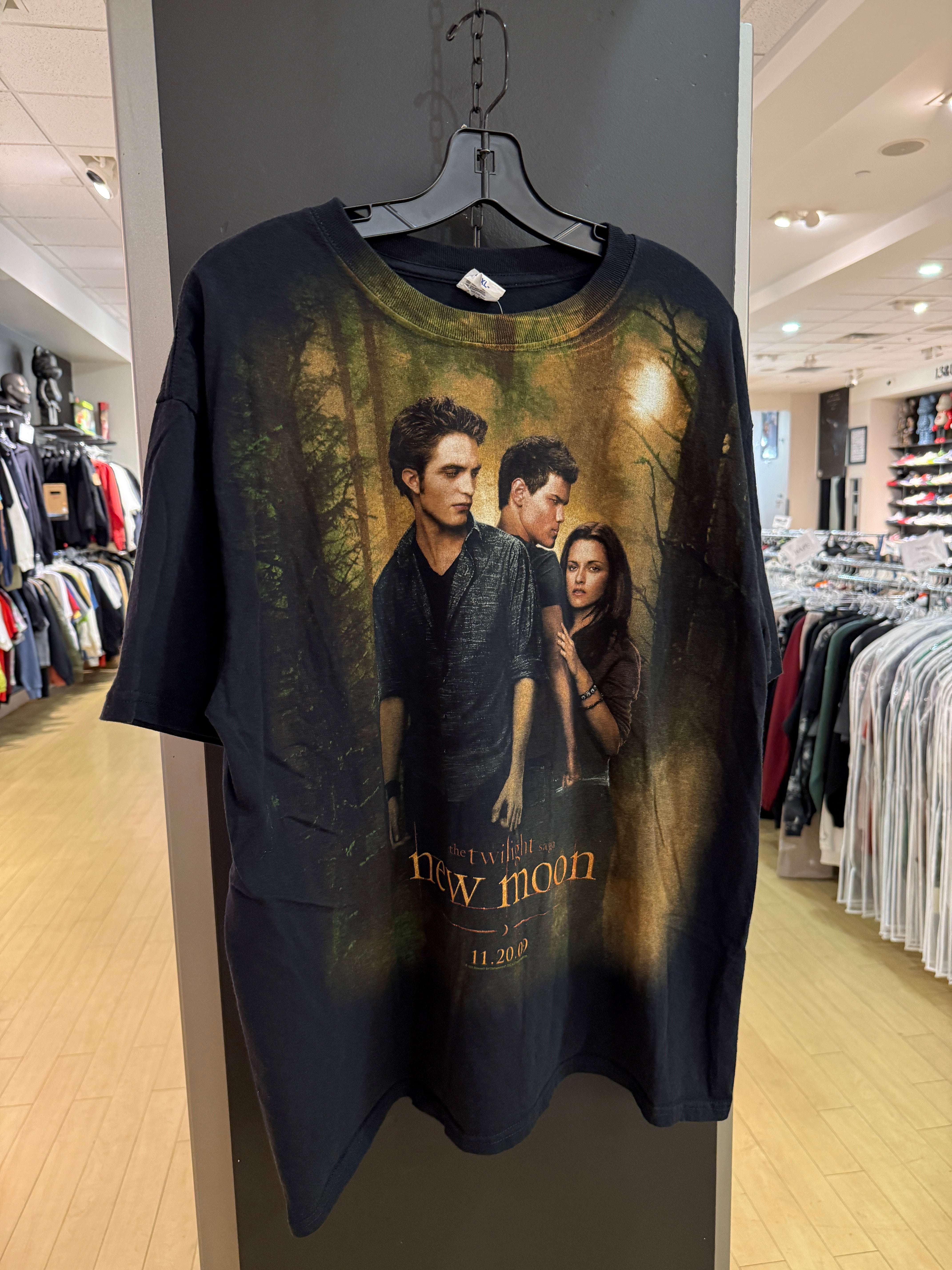 2009 Twilight New Moon Tee Size XL