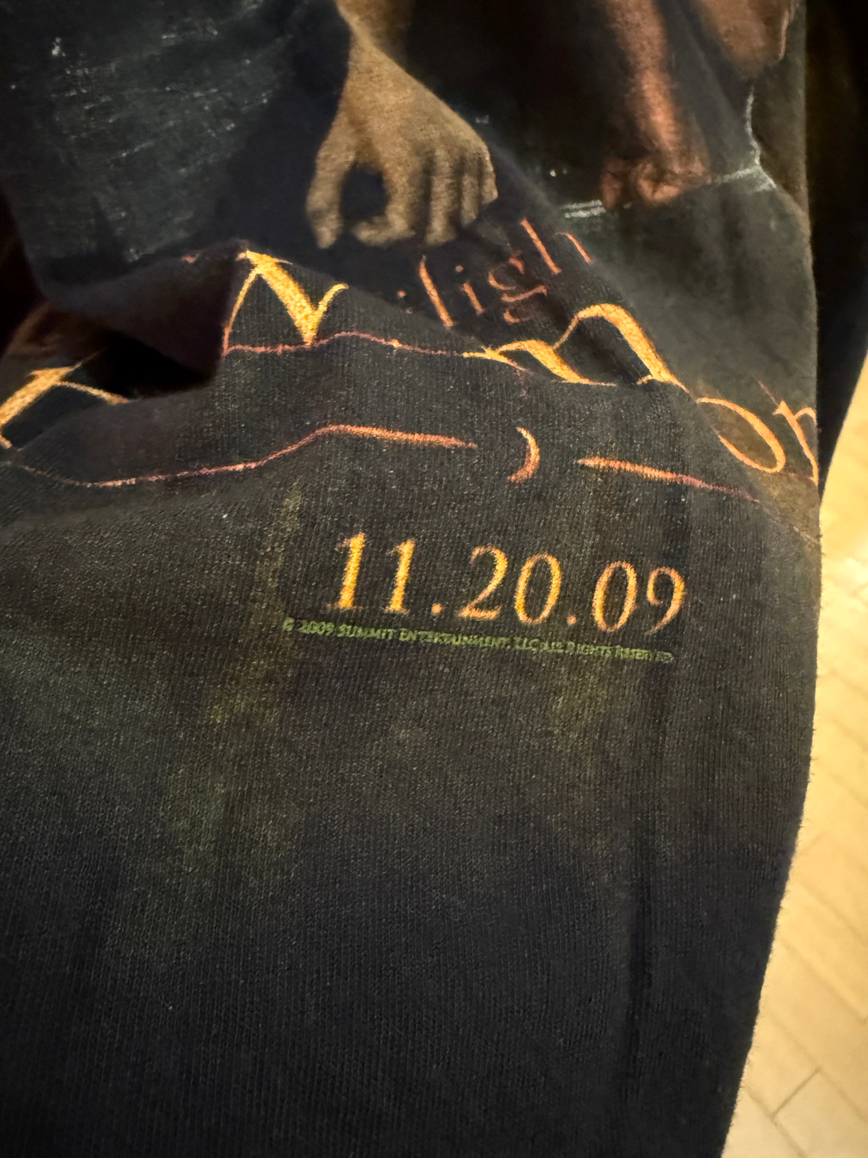 2009 Twilight New Moon Tee Size XL