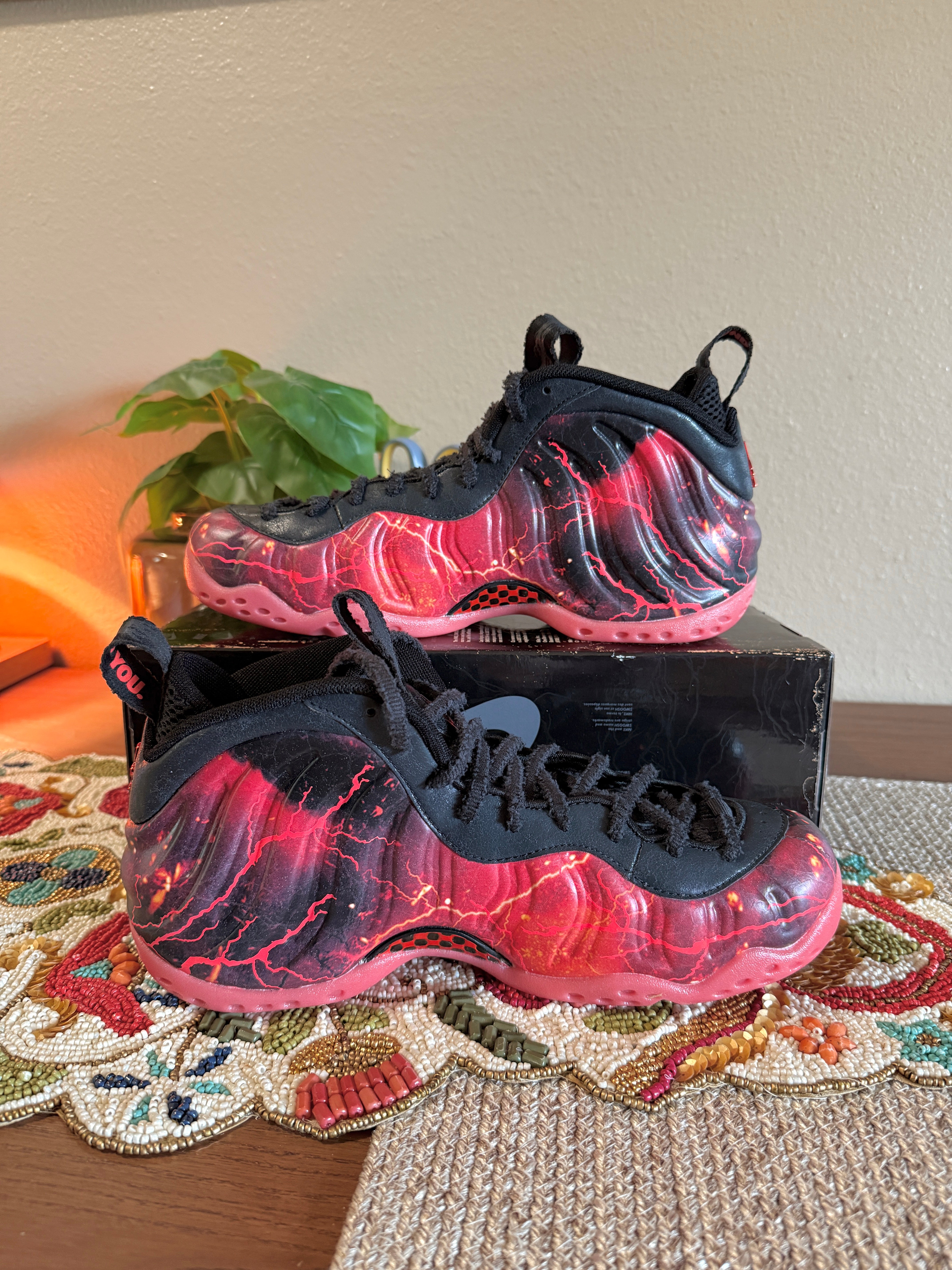 Nike Air Foamposite One Stranger Things Size 8.5 MISSING LID