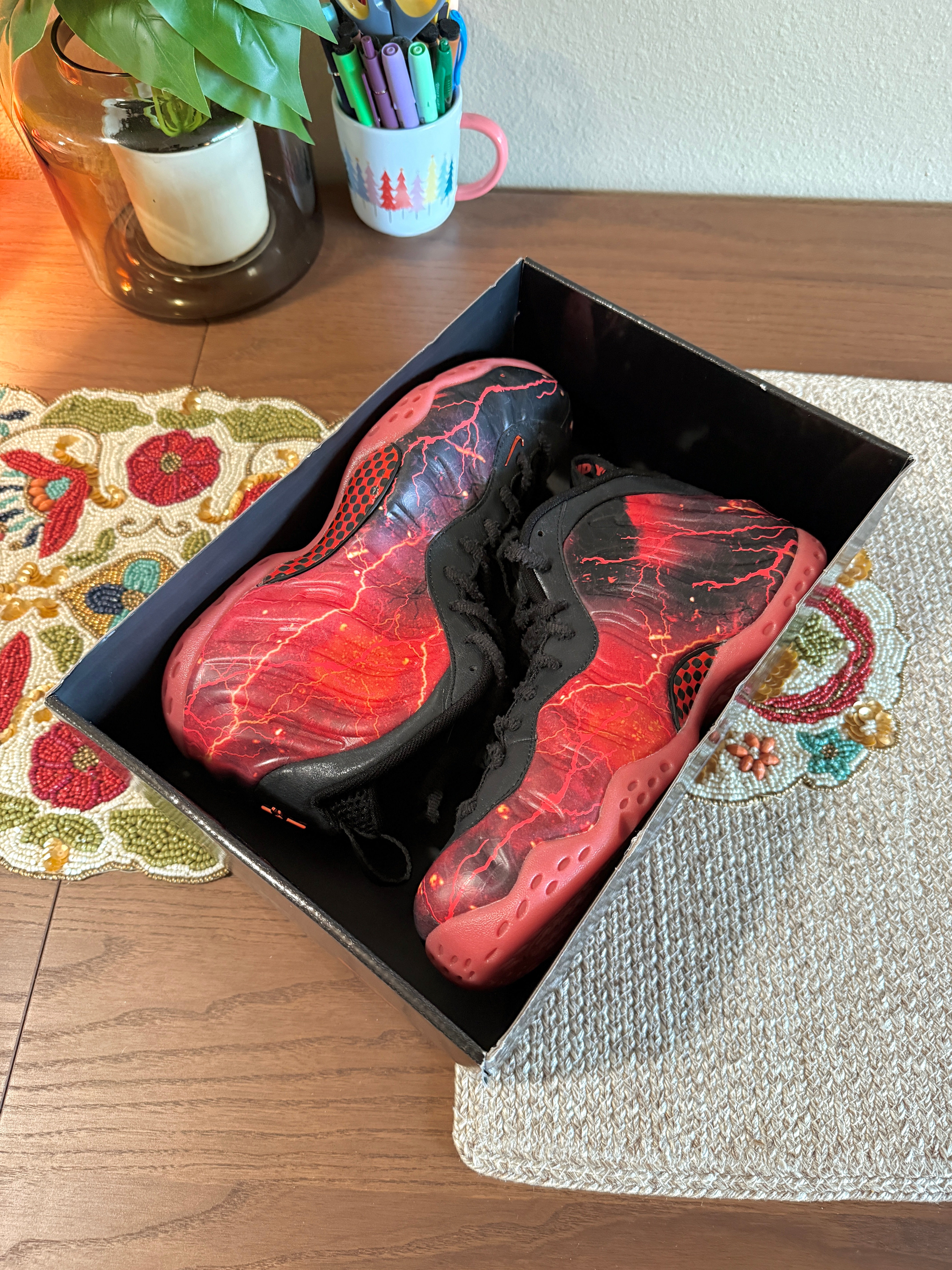 Nike Air Foamposite One Stranger Things Size 8.5 MISSING LID