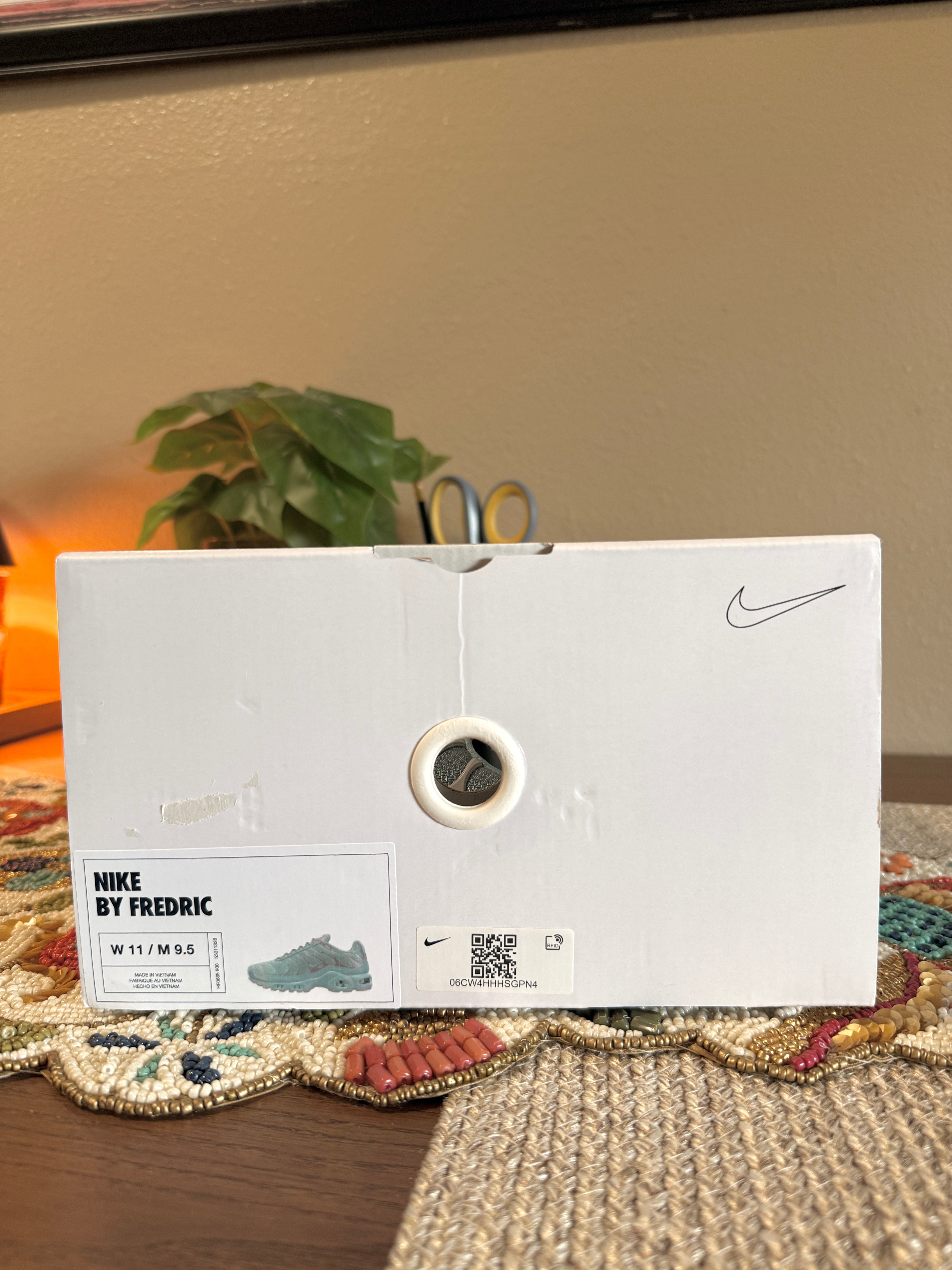 Nike ID By You Air Max Plus Igloo Size 9.5 Men's MISSING LID