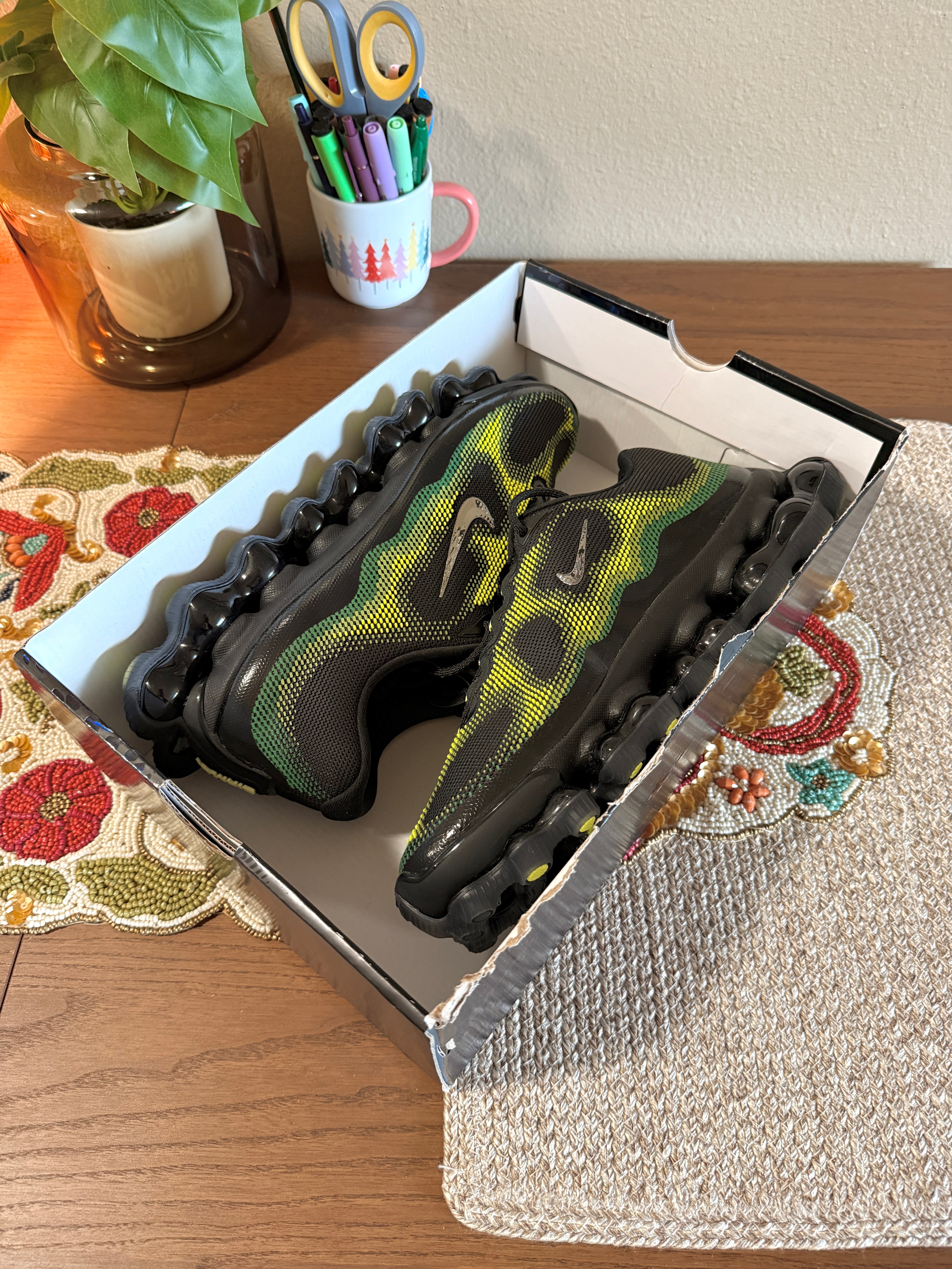 Nike Air Liquid Max Black Green Apple Size 10 MISSING LID