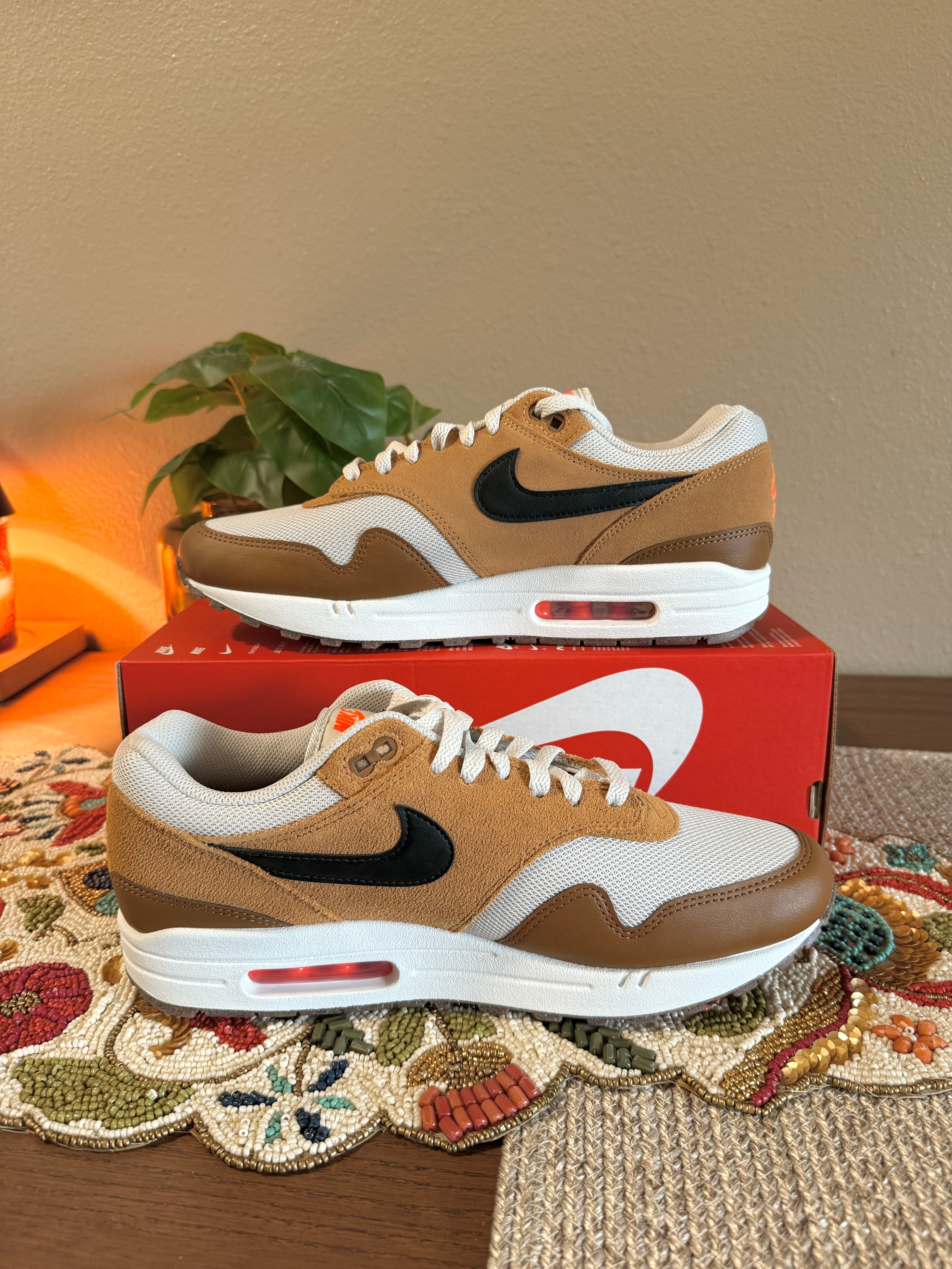 Nike Air Max 1 Essential British Tan Light Bone Size 10.5 MISSING LID