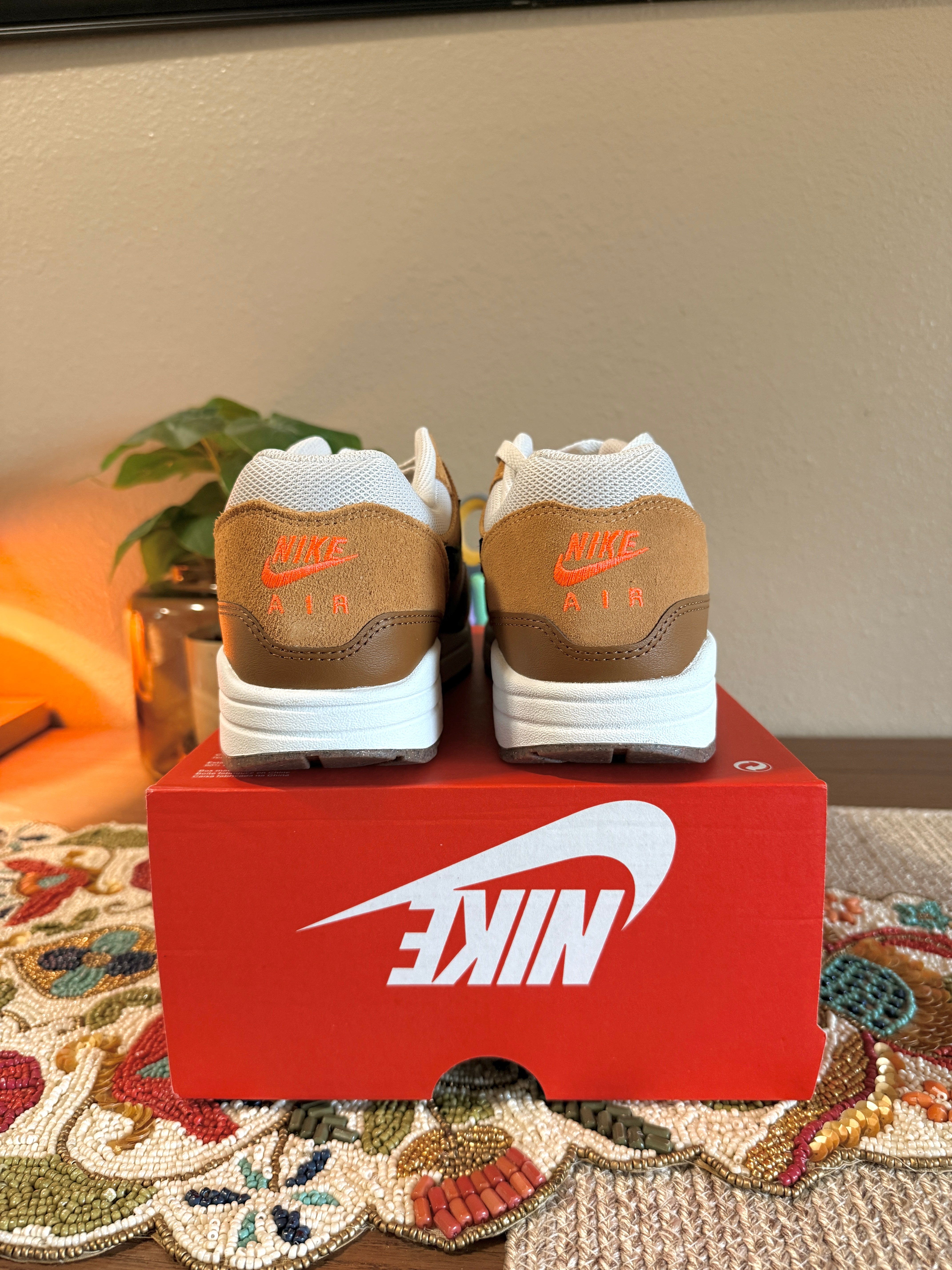Nike Air Max 1 Essential British Tan Light Bone Size 10.5 MISSING LID