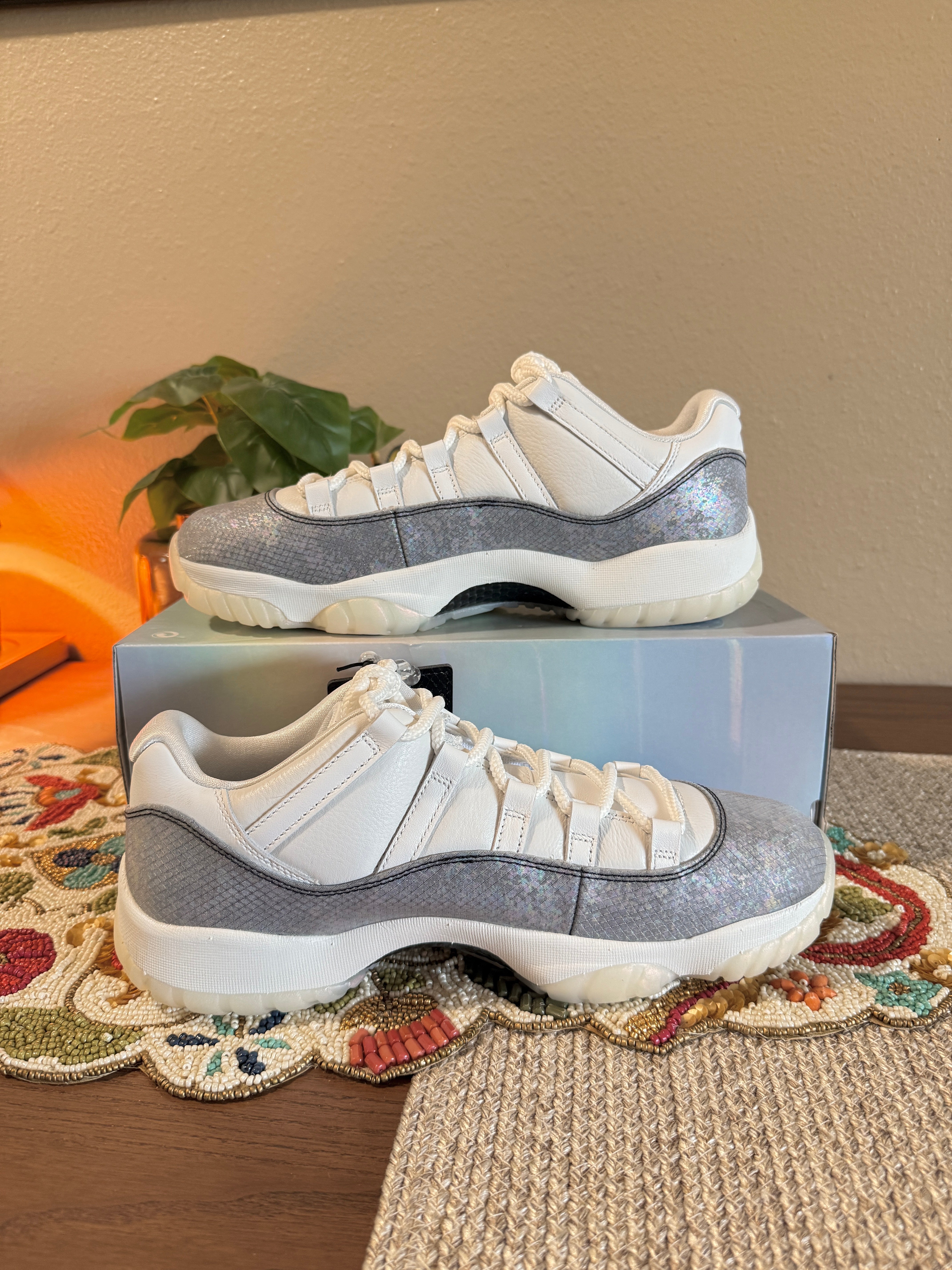 Jordan 11 Retro Low Year of the Snake Size 11 MISSING LID