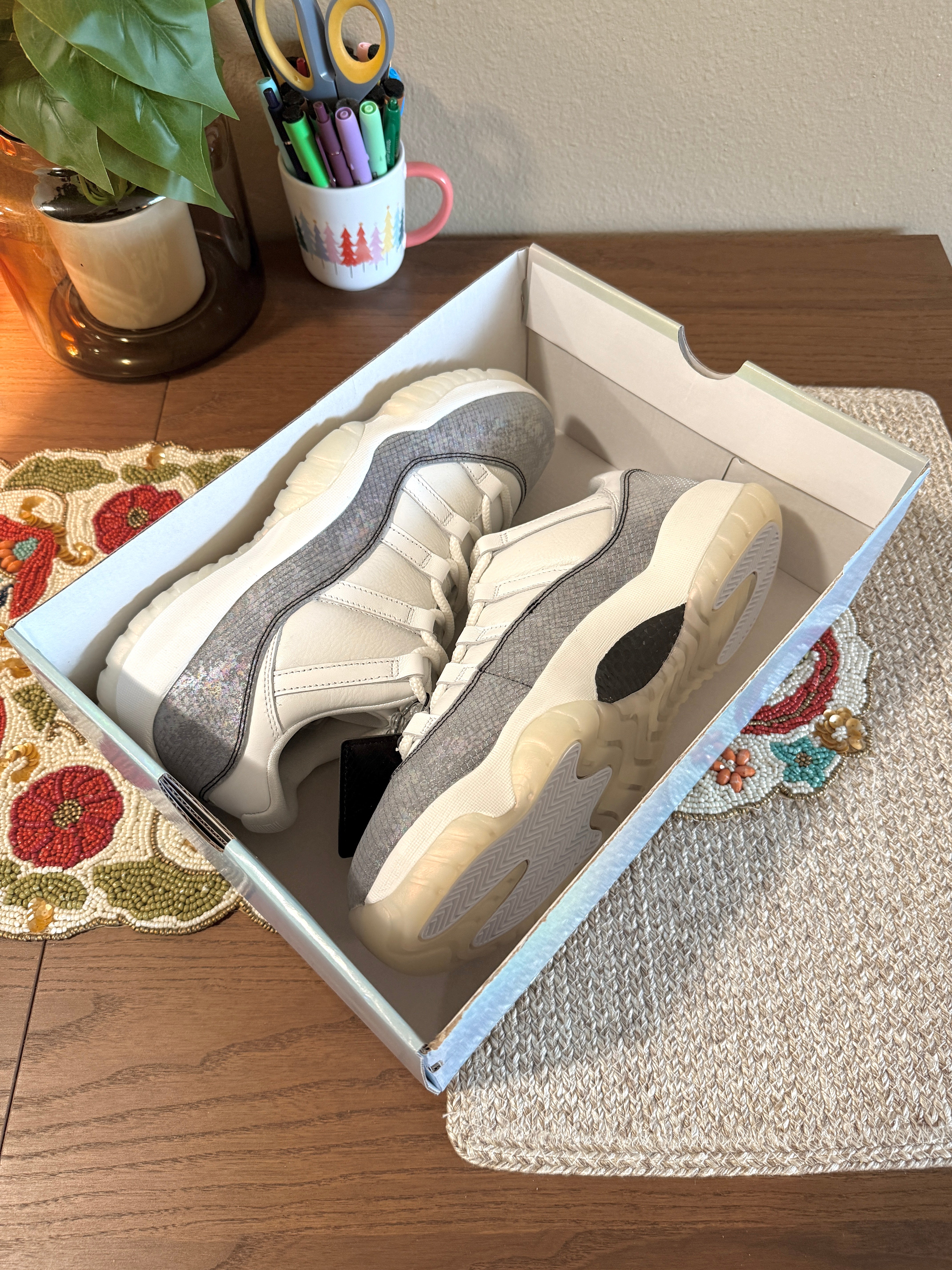 Jordan 11 Retro Low Year of the Snake Size 11 MISSING LID