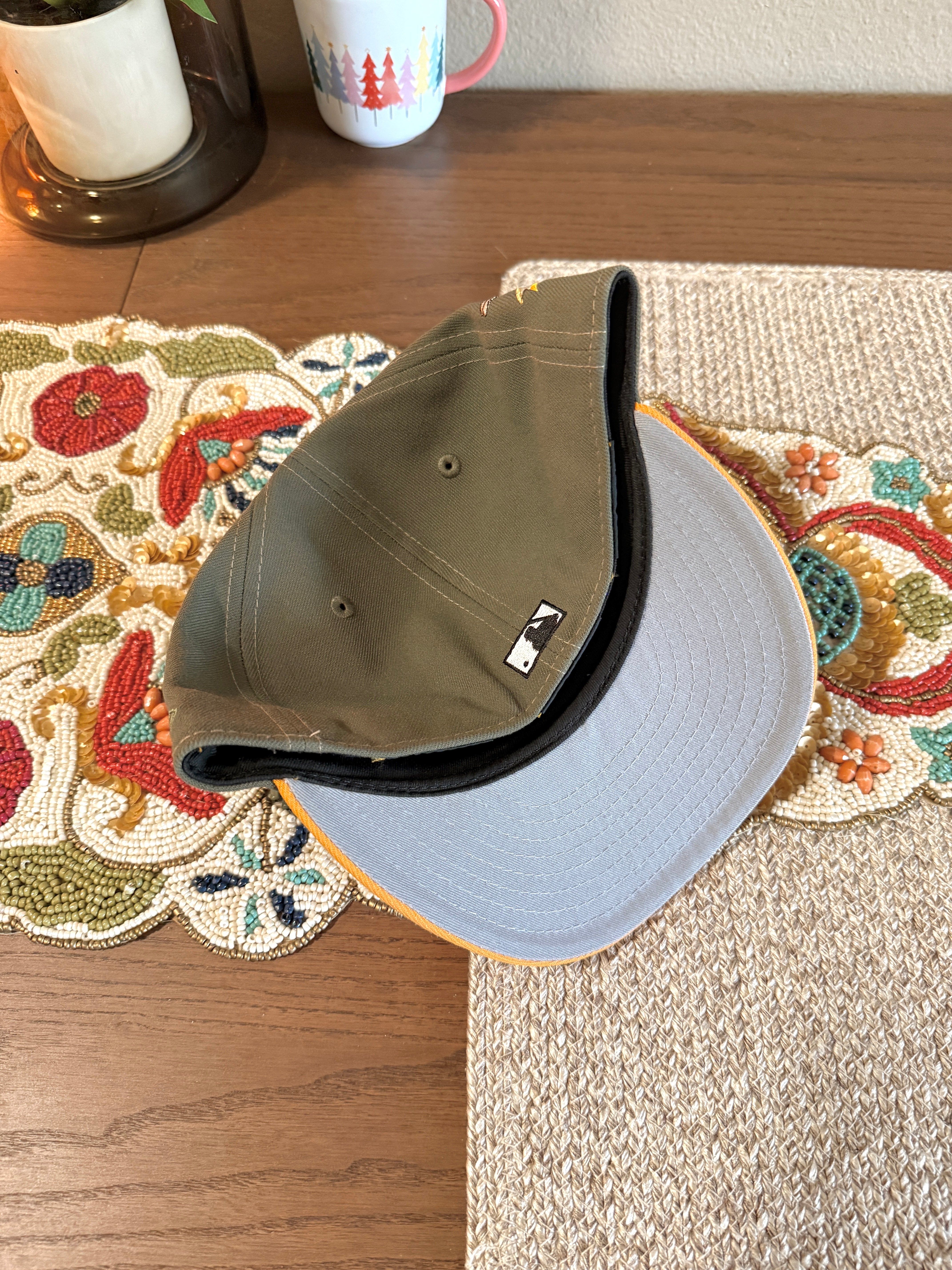 New Era Mr. Postman x Burdeens Cleveland Indians 2-Tone Fitted Hat Size 7 1/4 USED