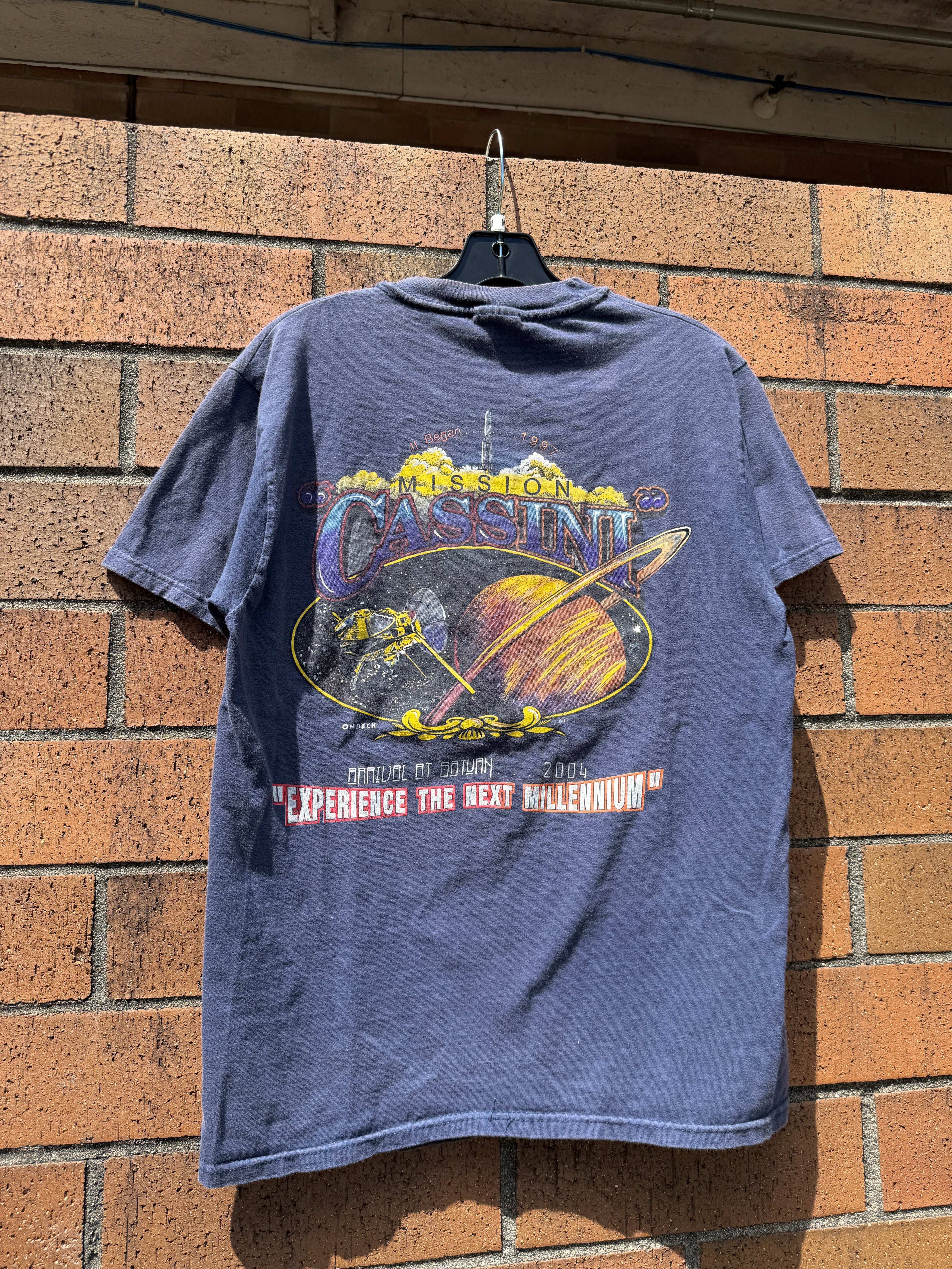 1997 Nasa Mission Cassini Pocket Tee Size M