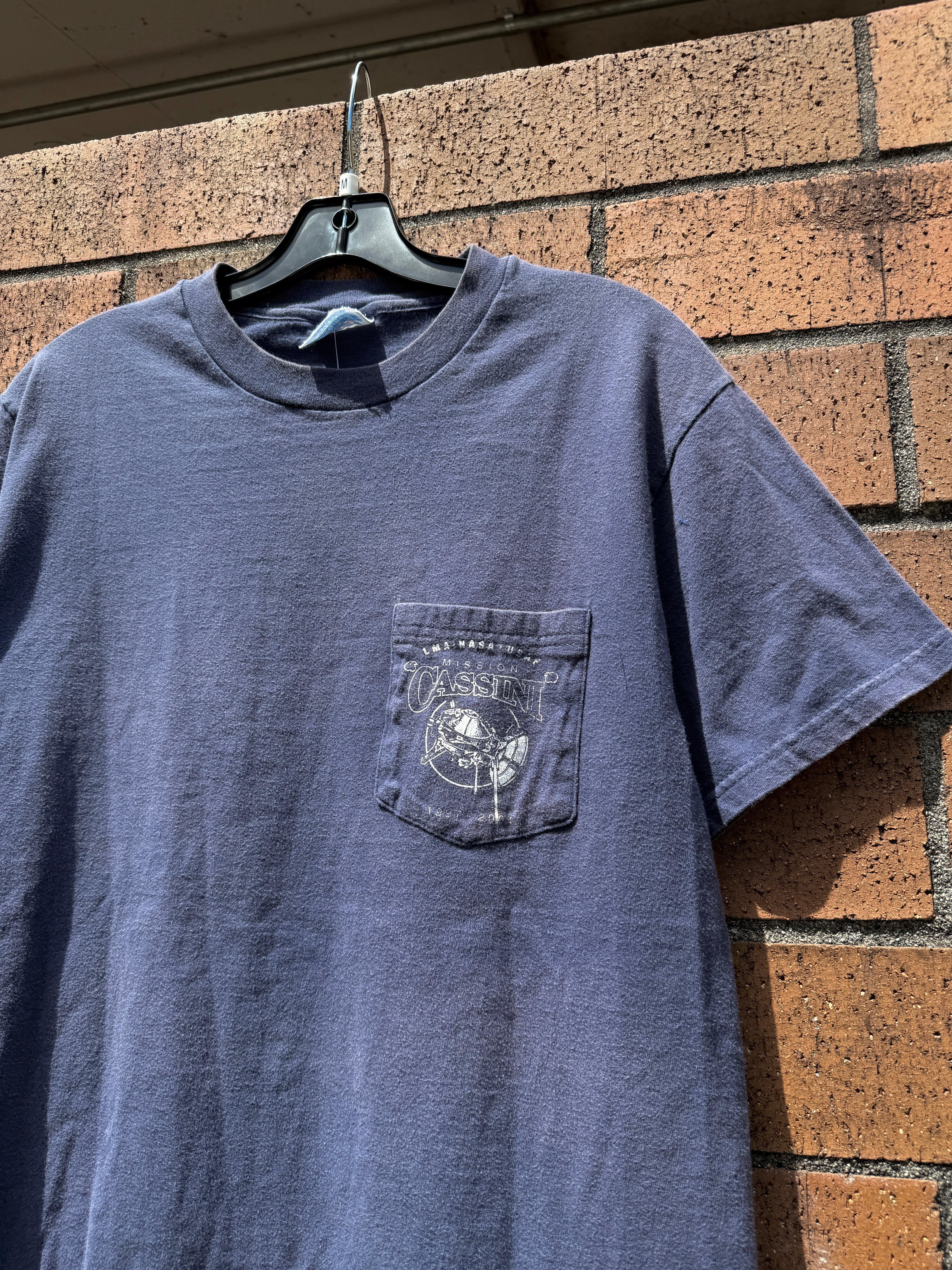 1997 Nasa Mission Cassini Pocket Tee Size M