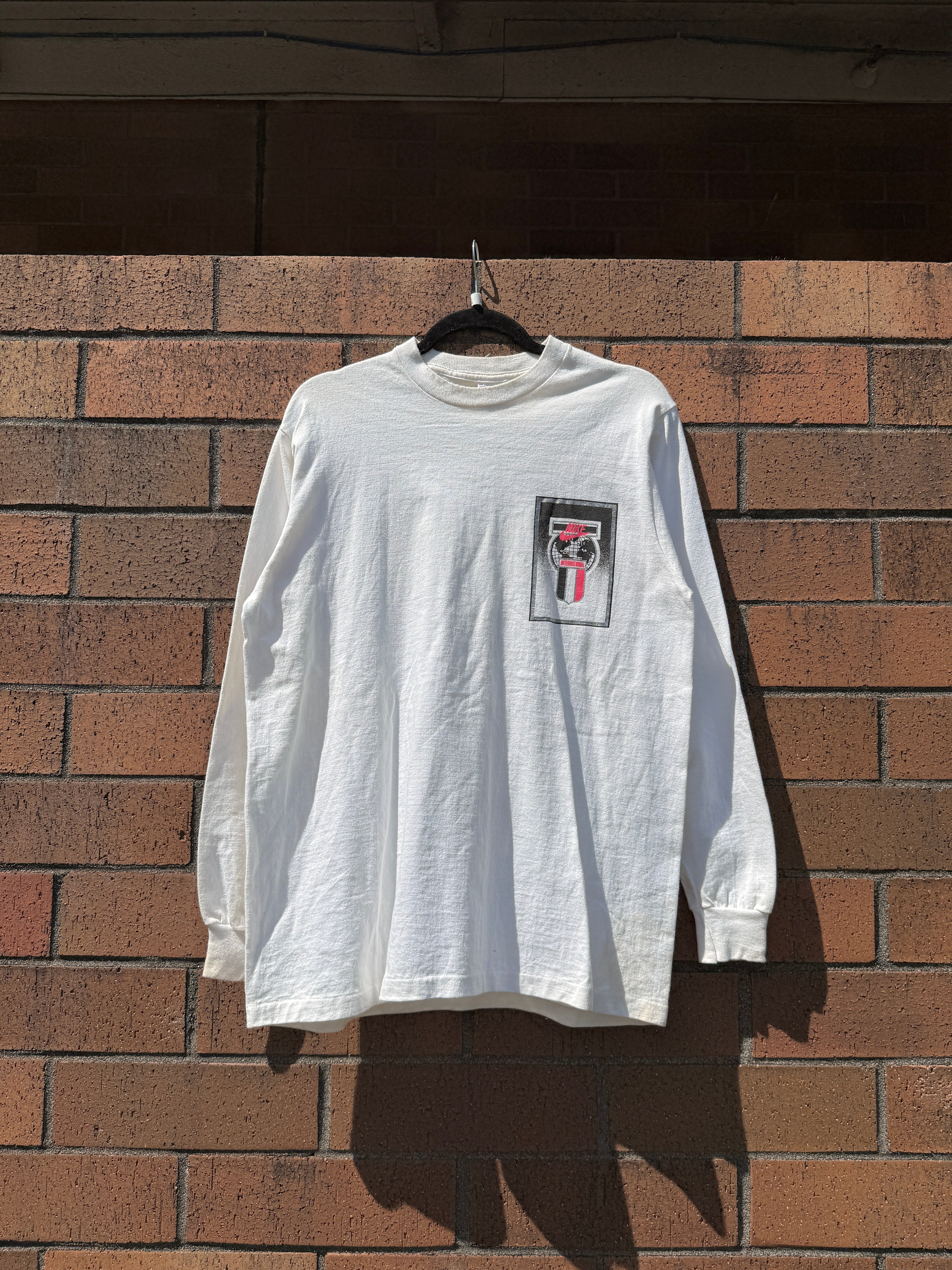 90s Nike International White / Pink Long Sleeve Tee Size L
