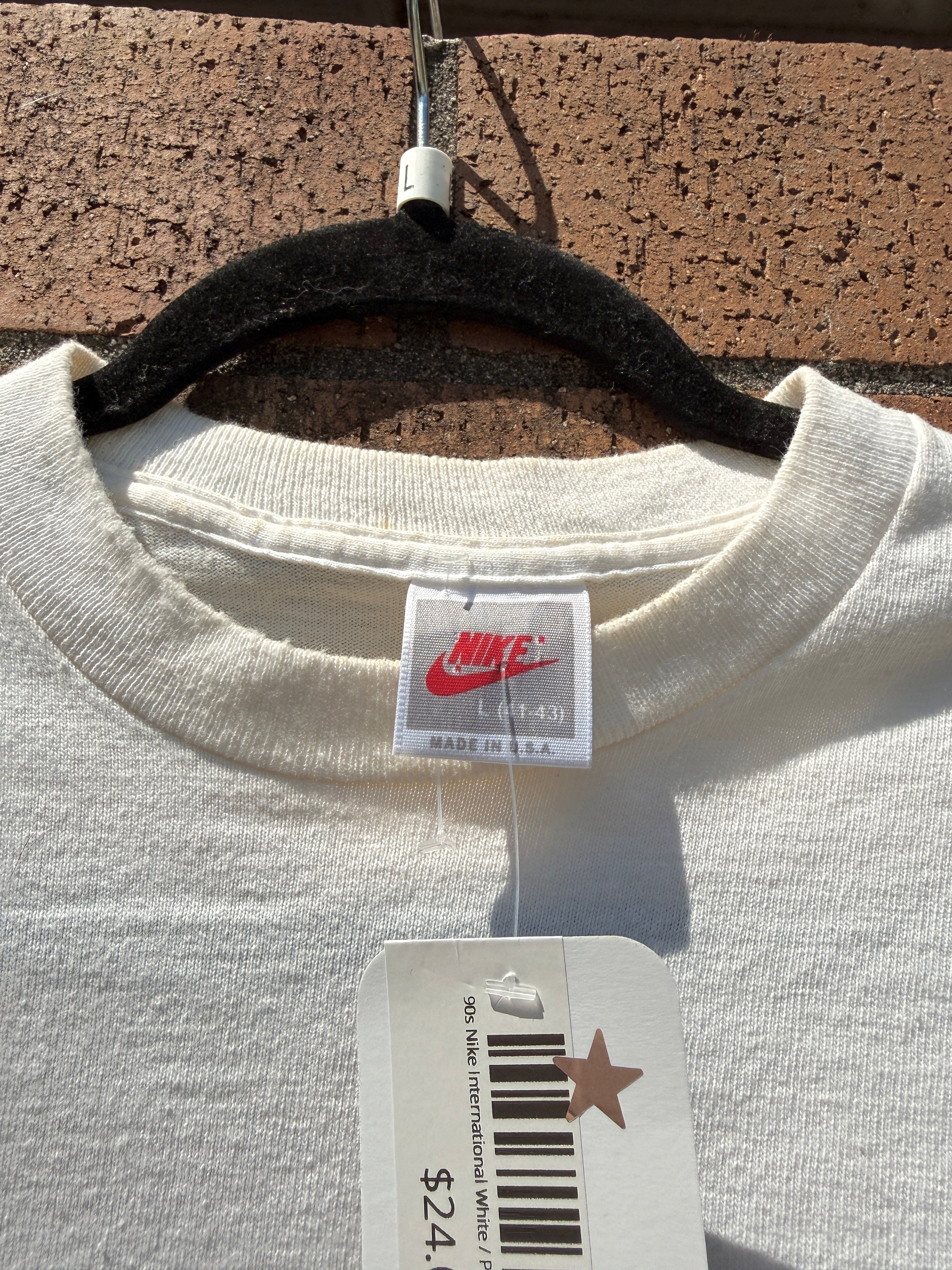 90s Nike International White / Pink Long Sleeve Tee Size L