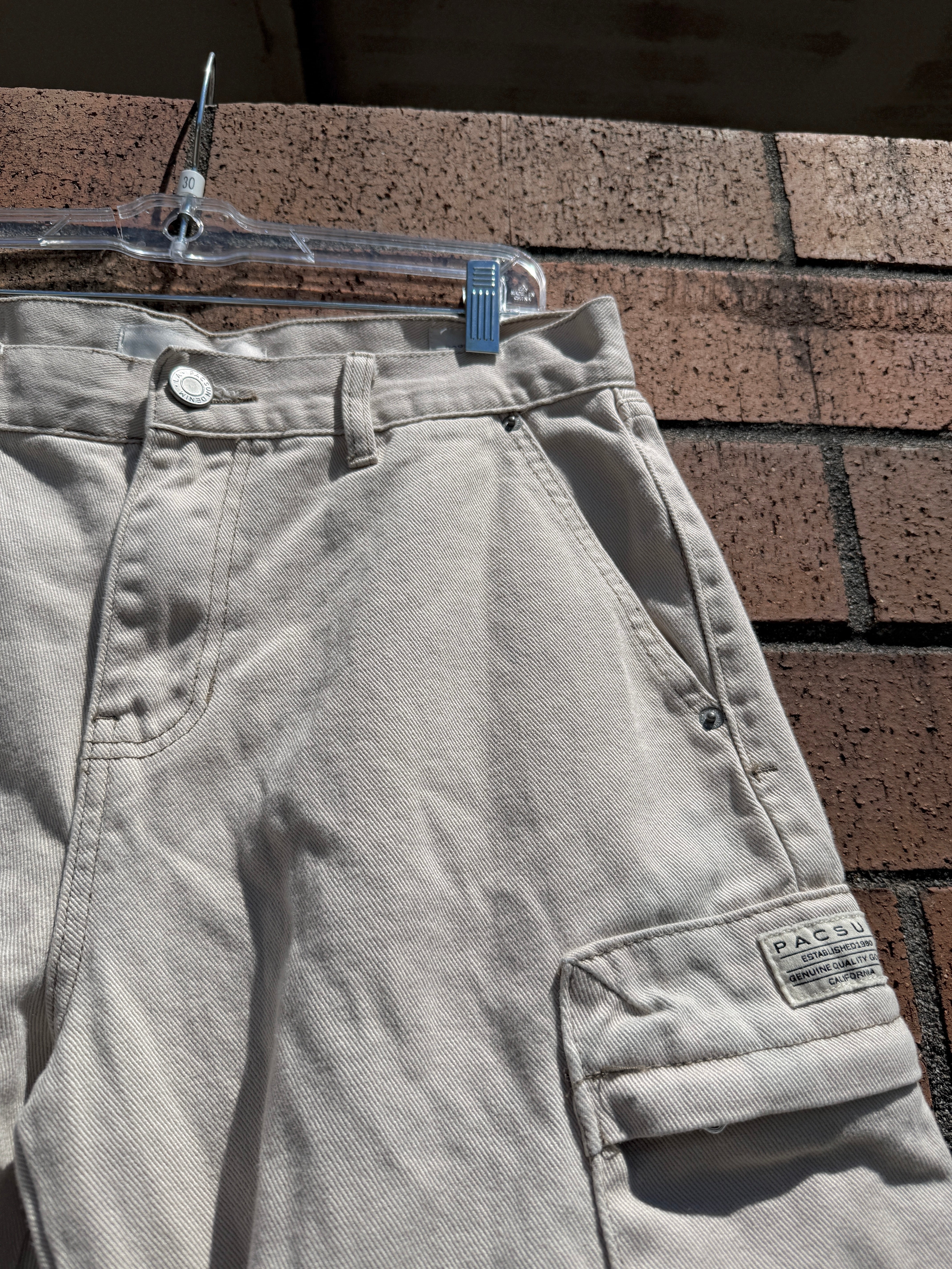 Pacsun Baggy Cream Cargo Shorts Size 30