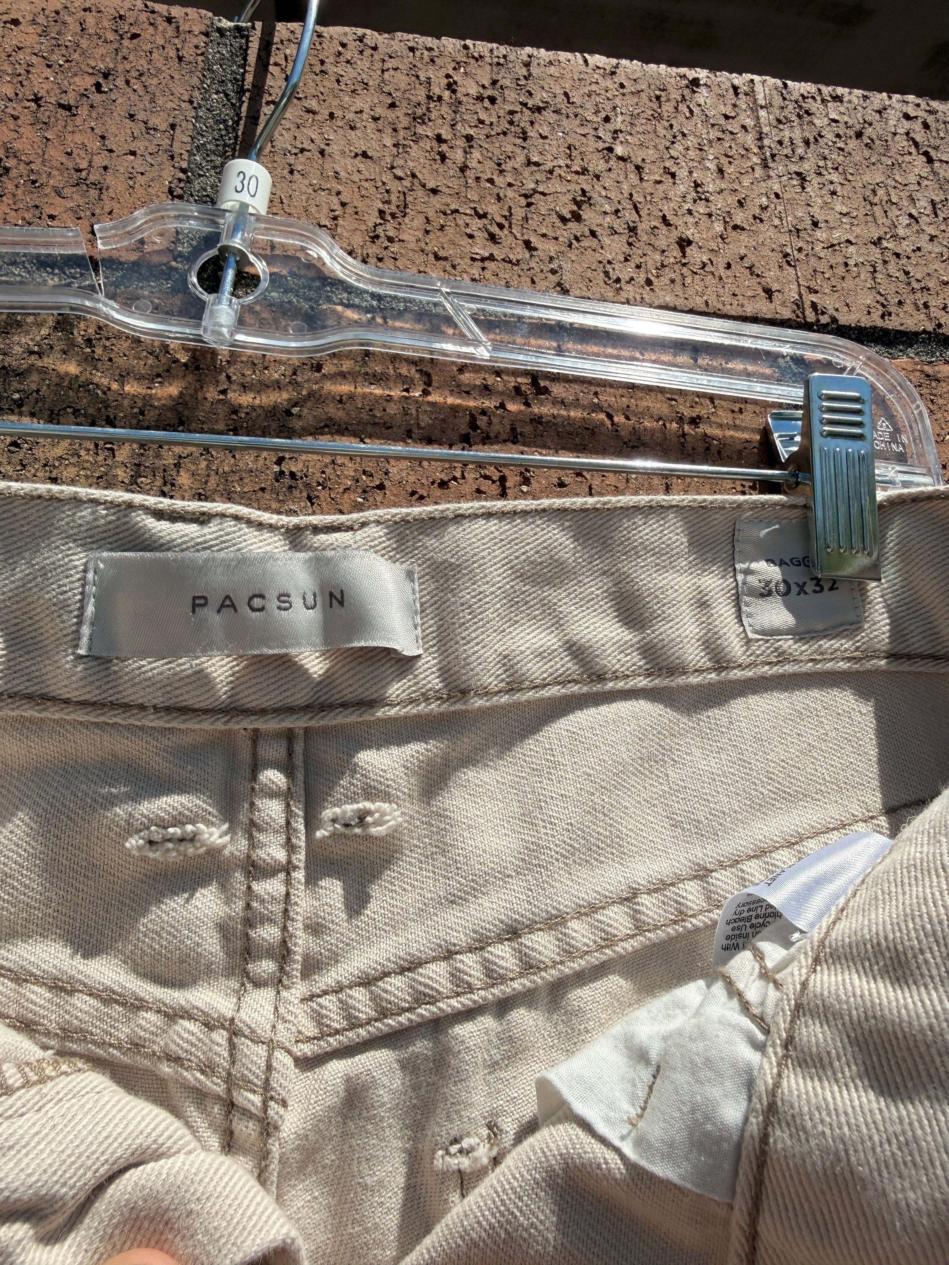 Pacsun Baggy Cream Cargo Shorts Size 30