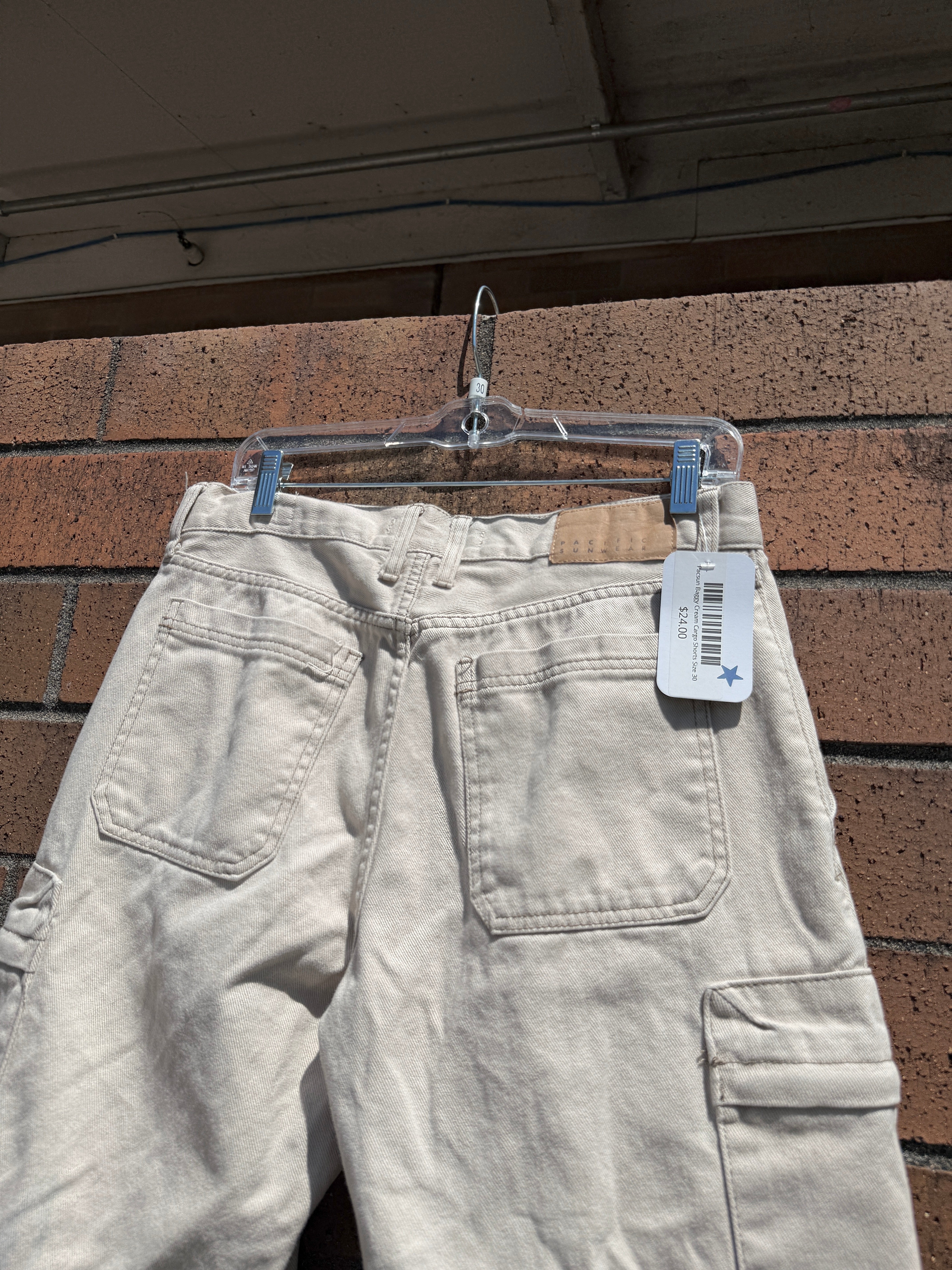 Pacsun Baggy Cream Cargo Shorts Size 30