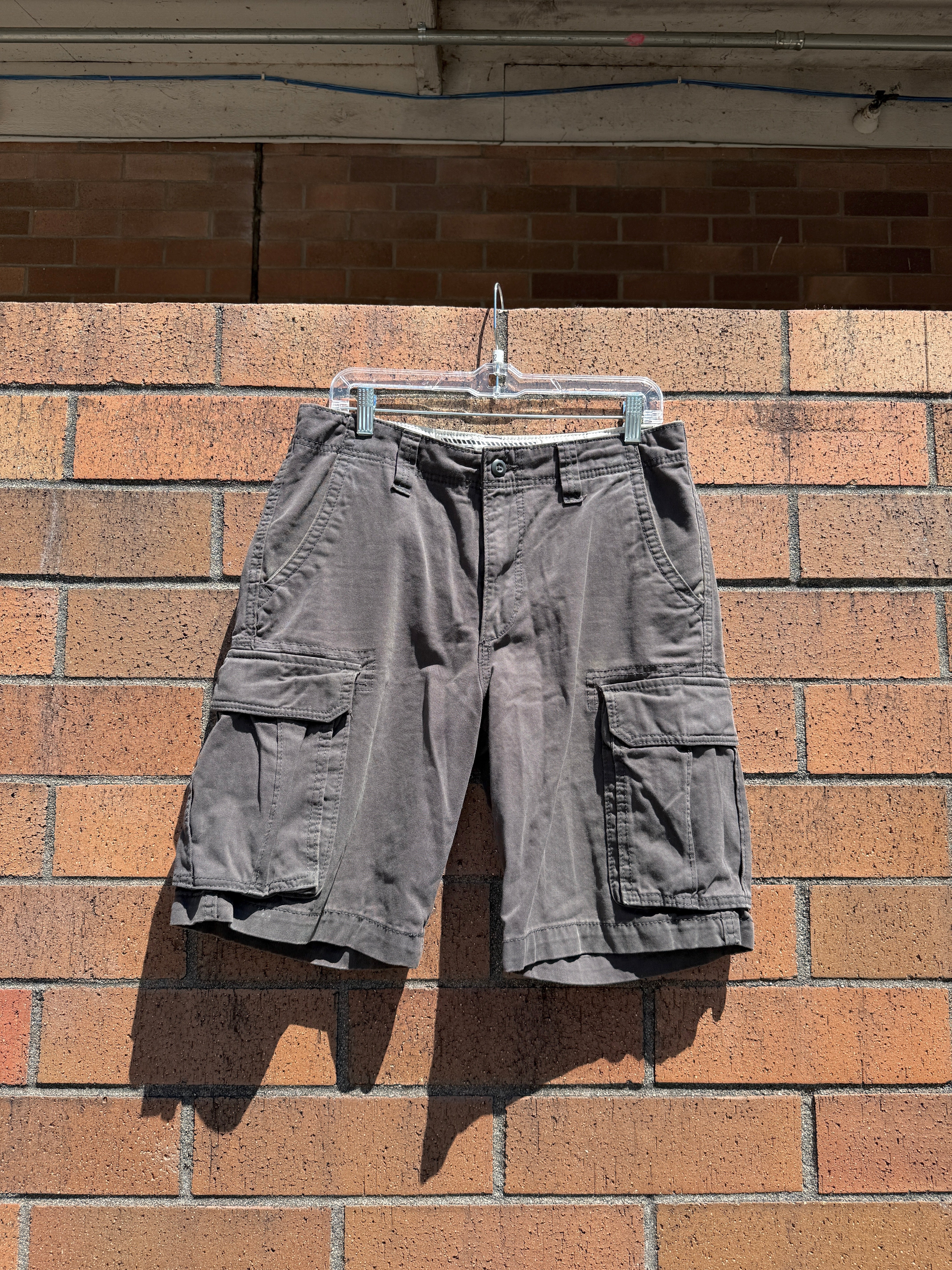 2012 Old Navy Dark Grey Cargo Shorts Size 31