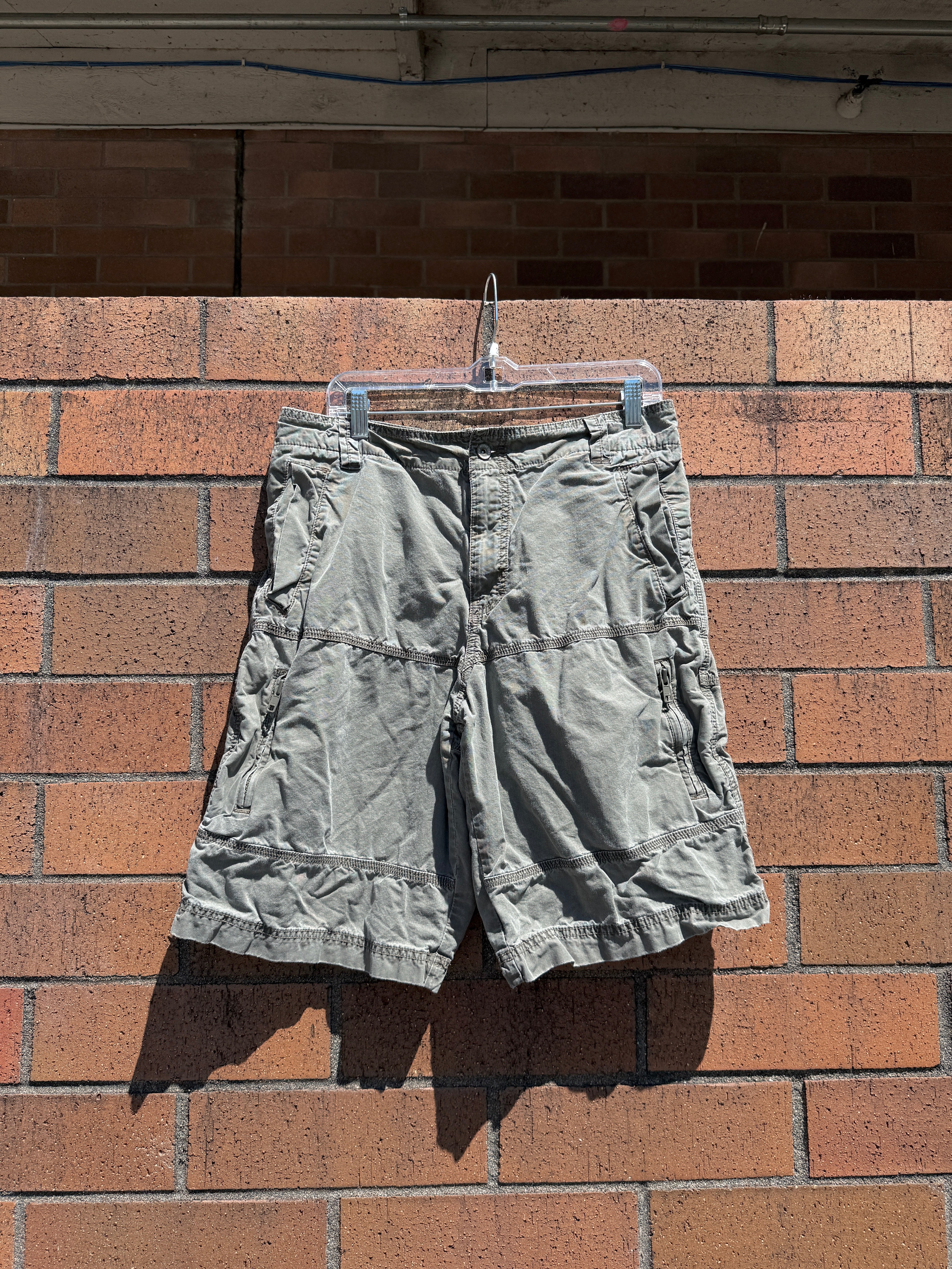 Y2K Mossimo Supply Olive Cargo Shorts Size 32
