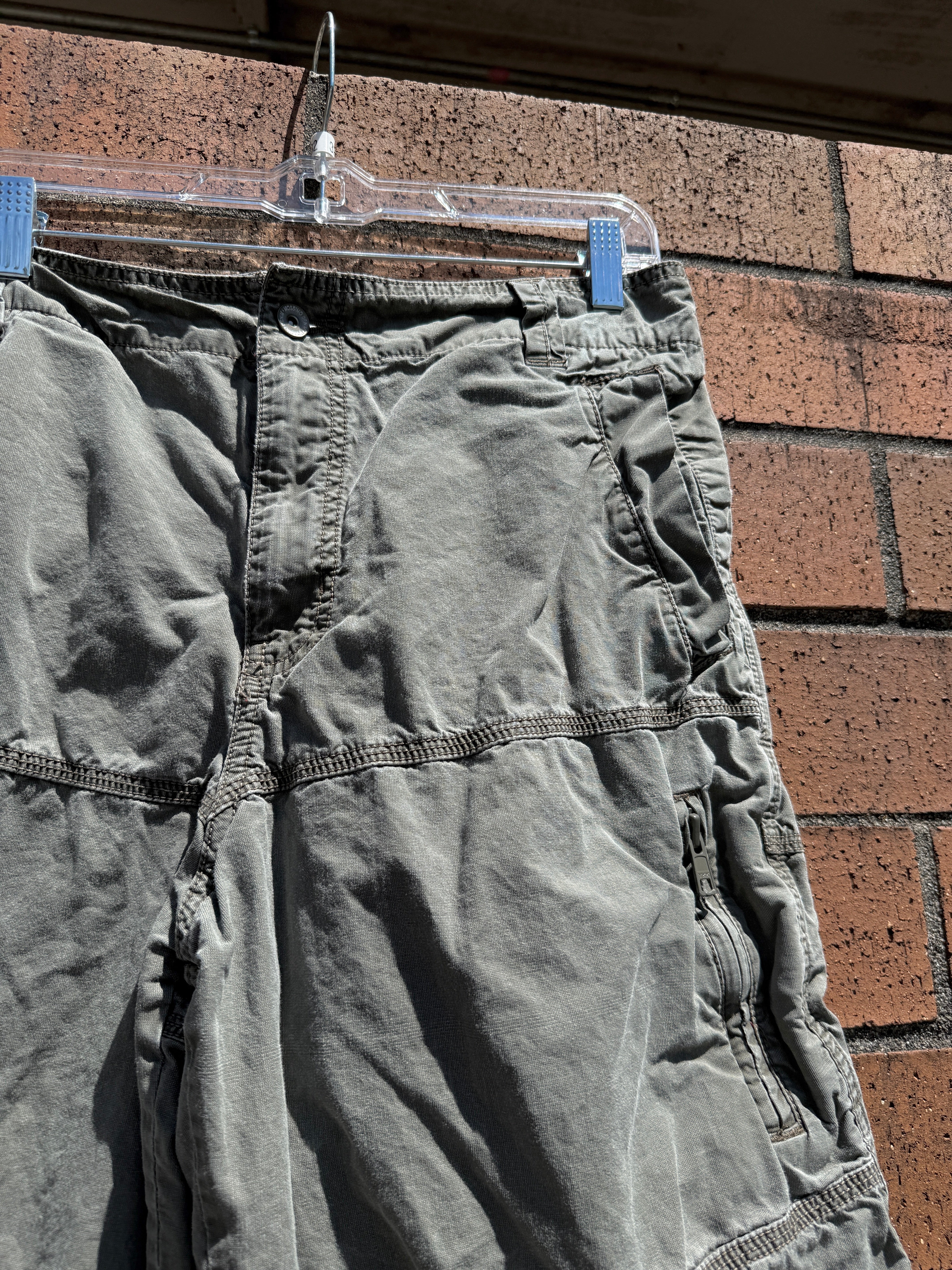 Y2K Mossimo Supply Olive Cargo Shorts Size 32