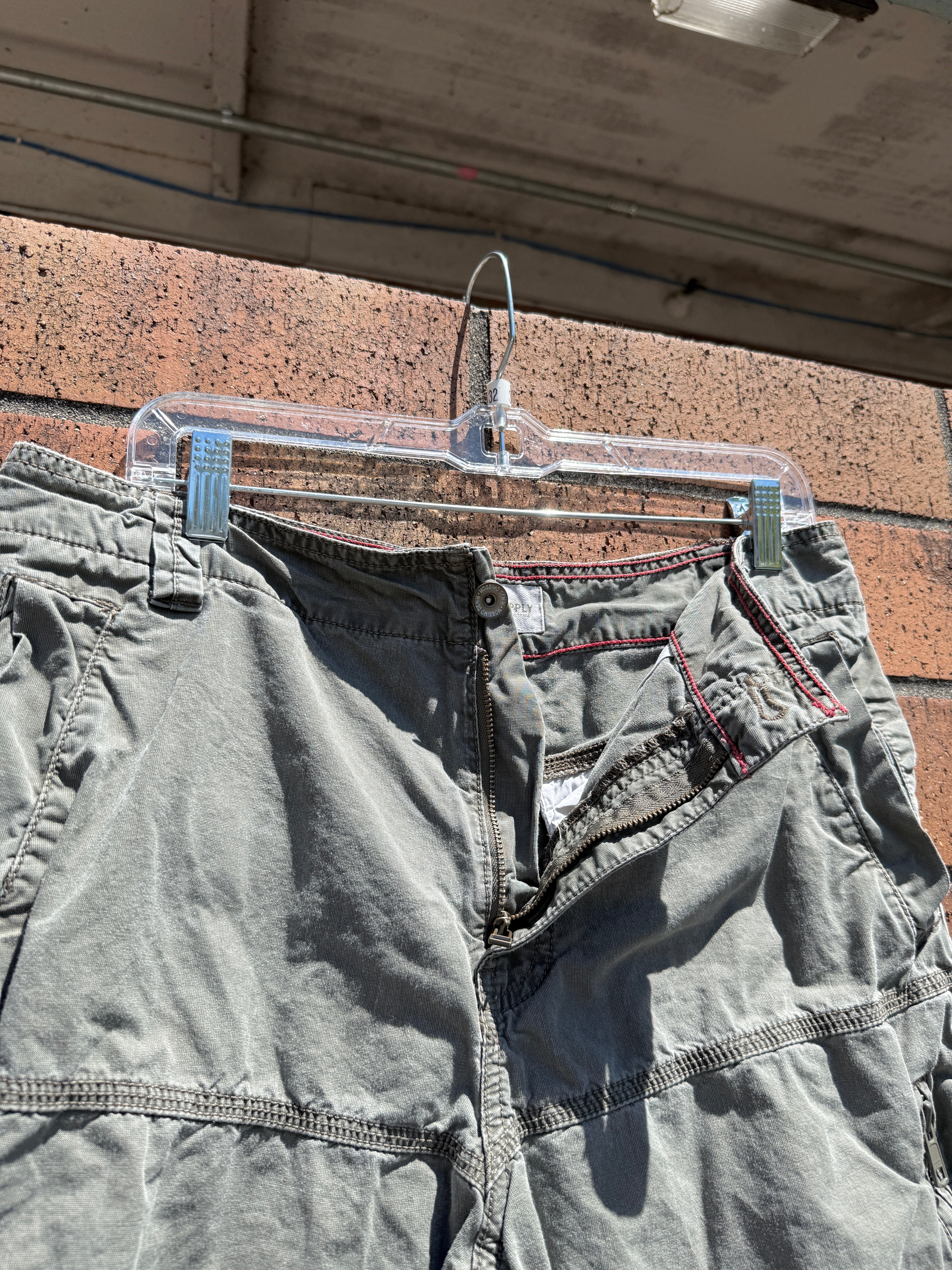 Y2K Mossimo Supply Olive Cargo Shorts Size 32