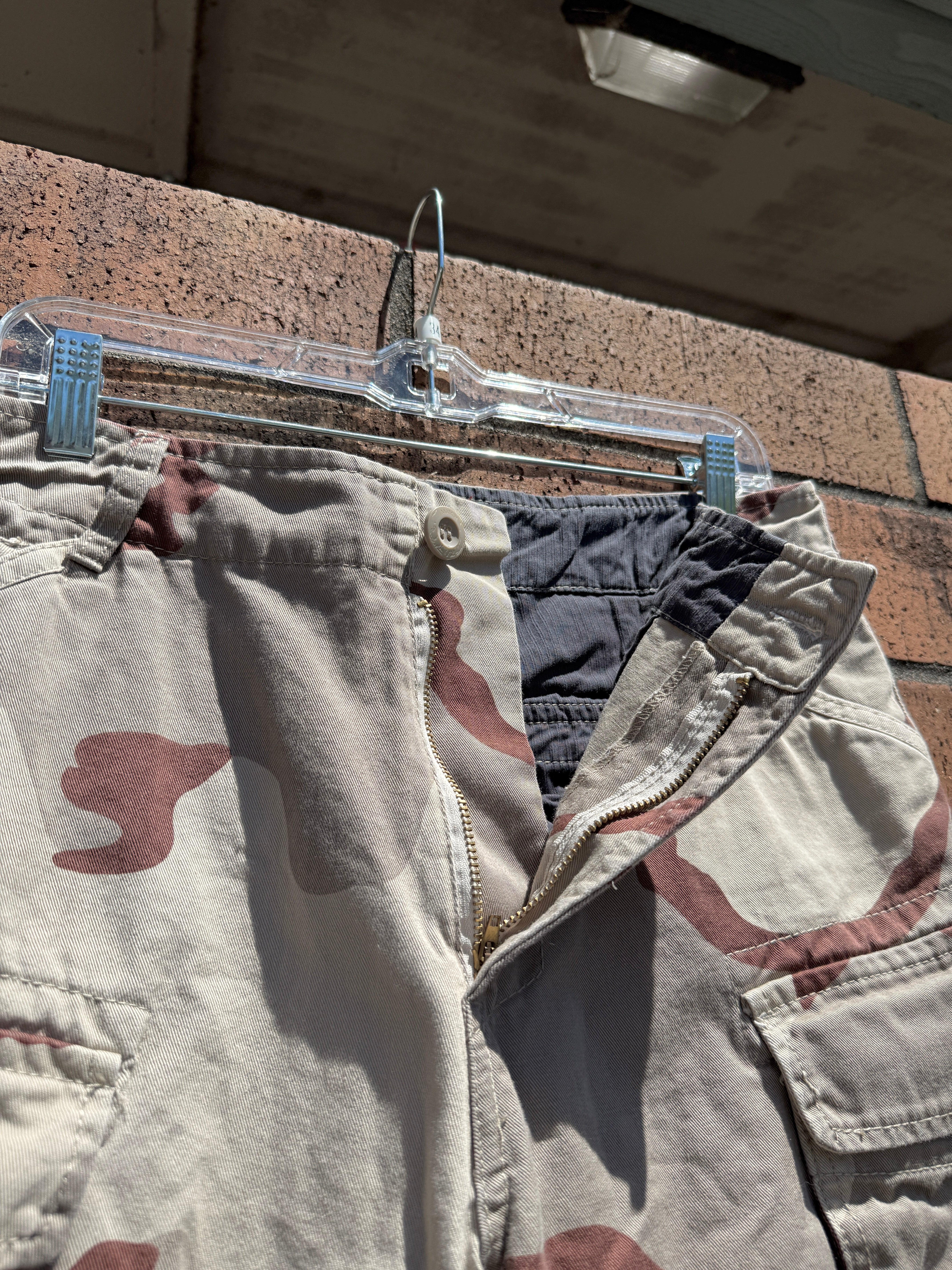 Y2K Matchstick Japan Desert Camo Cargo Shorts Size 34