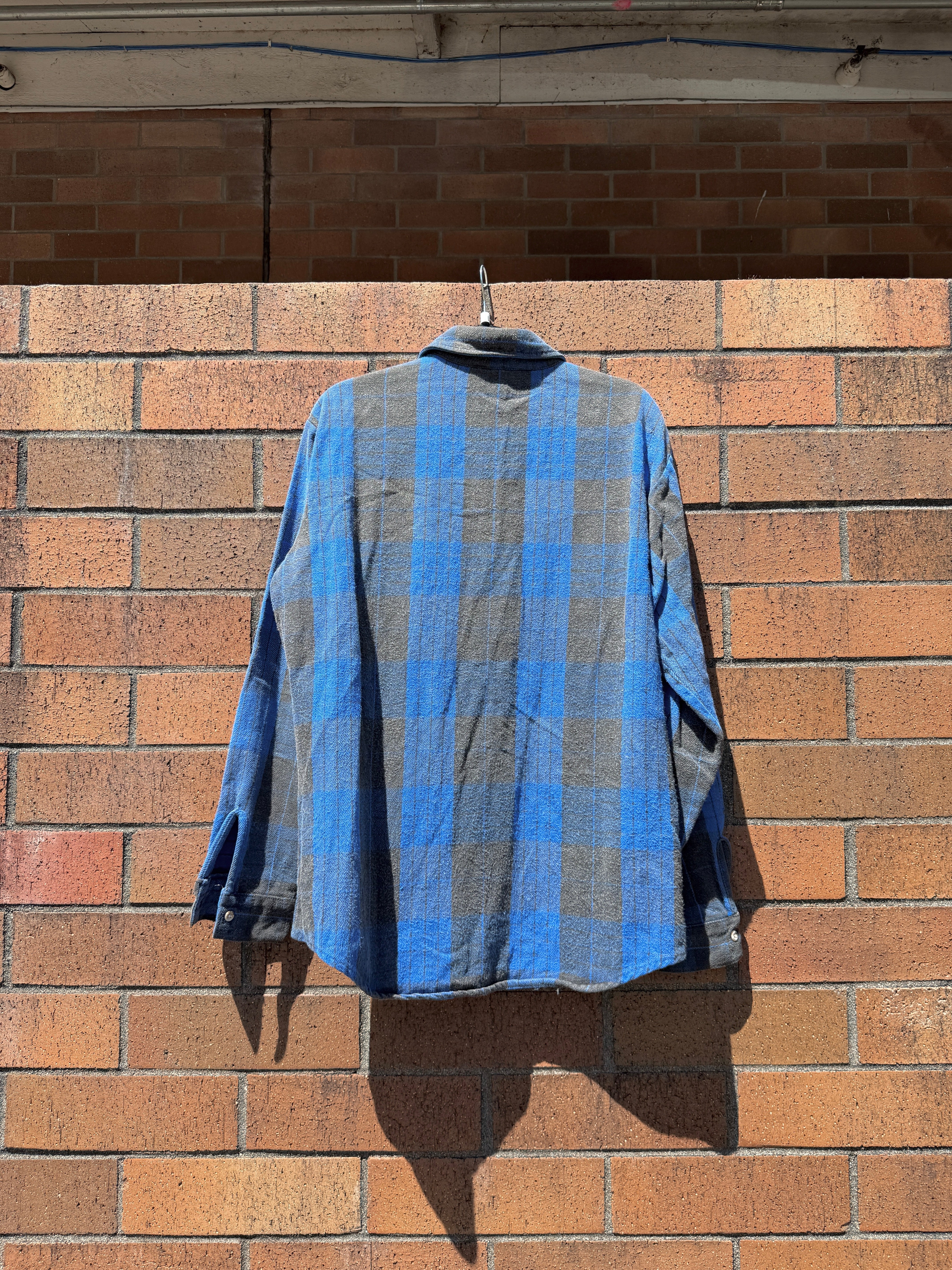 80s Field & Stream Black / Blue Plaid Flannel Size L