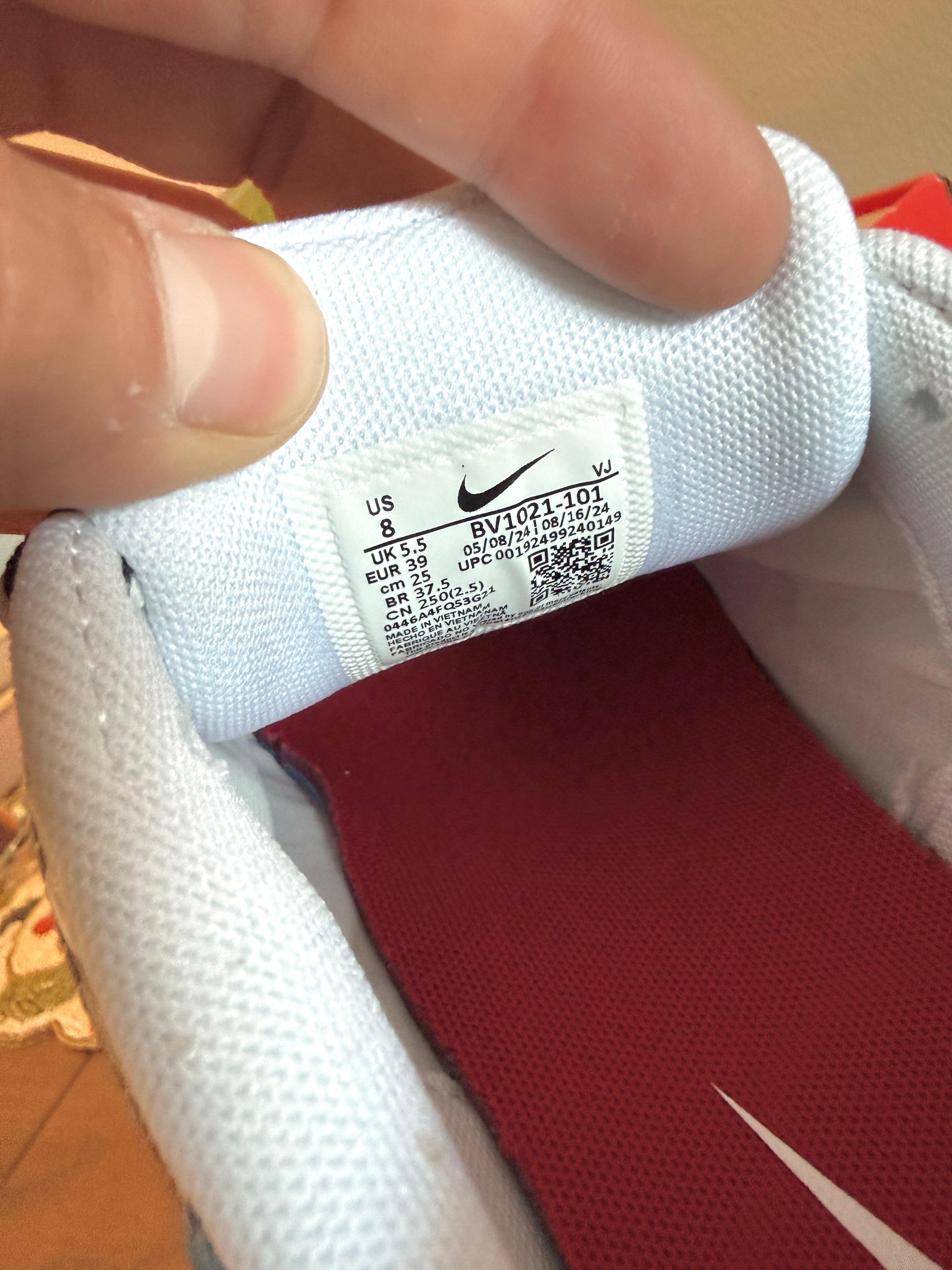 Nike P-6000 White Gold Red (Women's) Size 8 MISSING LID