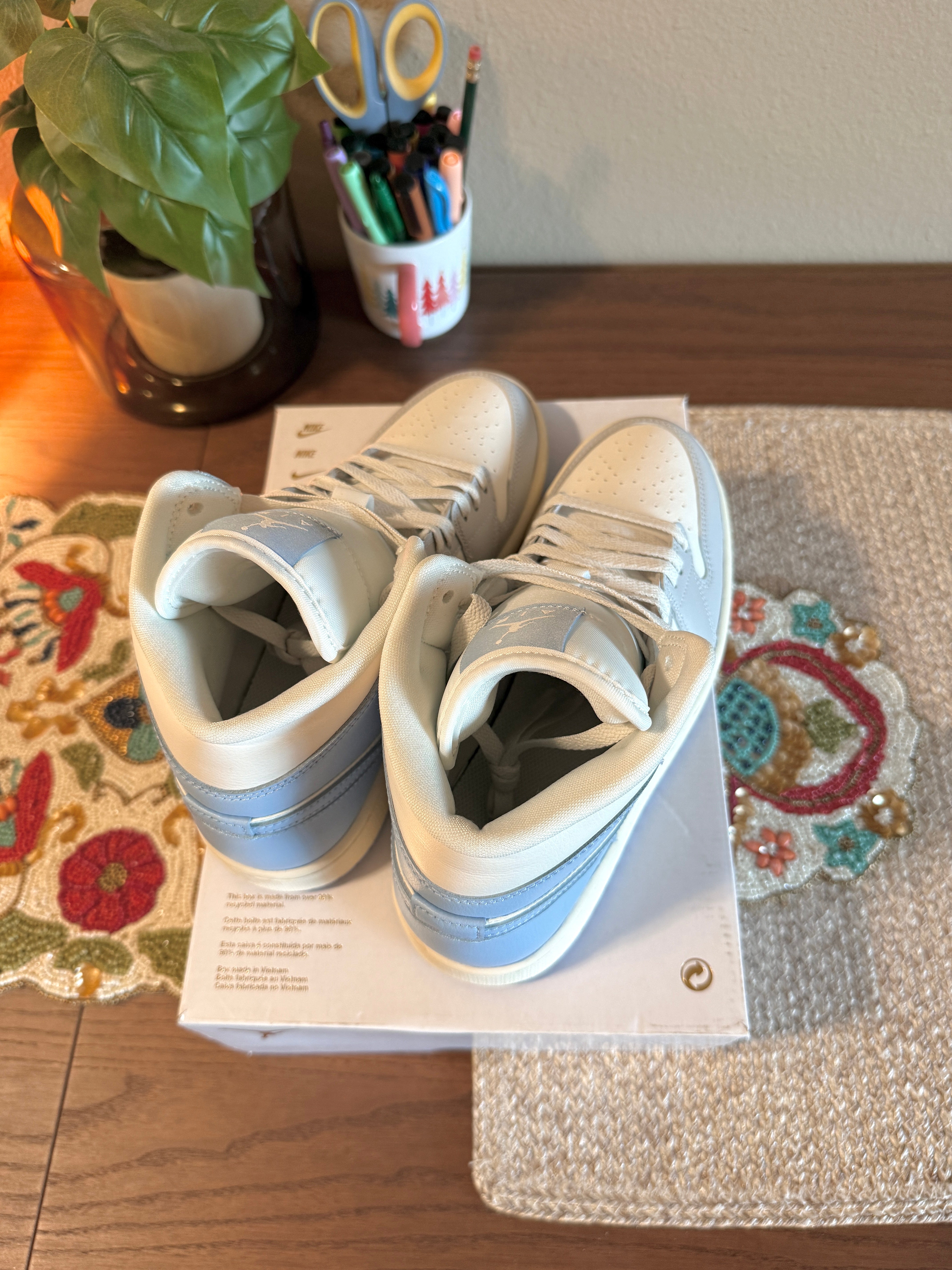 Jordan 1 Mid Psychic Blue Sail Coconut Milk (Women's) Size 8.5 MISSING LID