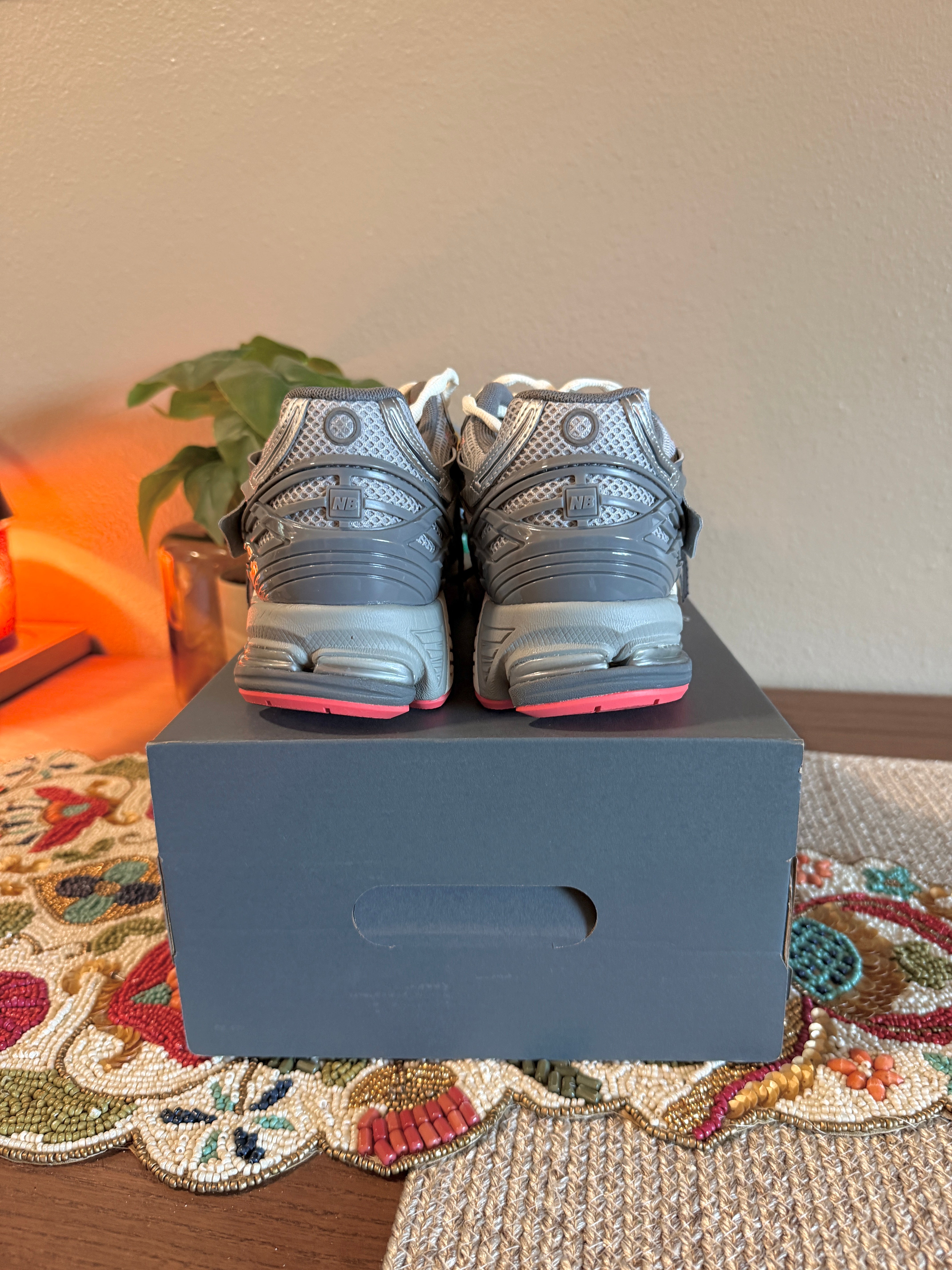 New Balance 1906A Slate Grey Drift Red Size 9 MISSING LID