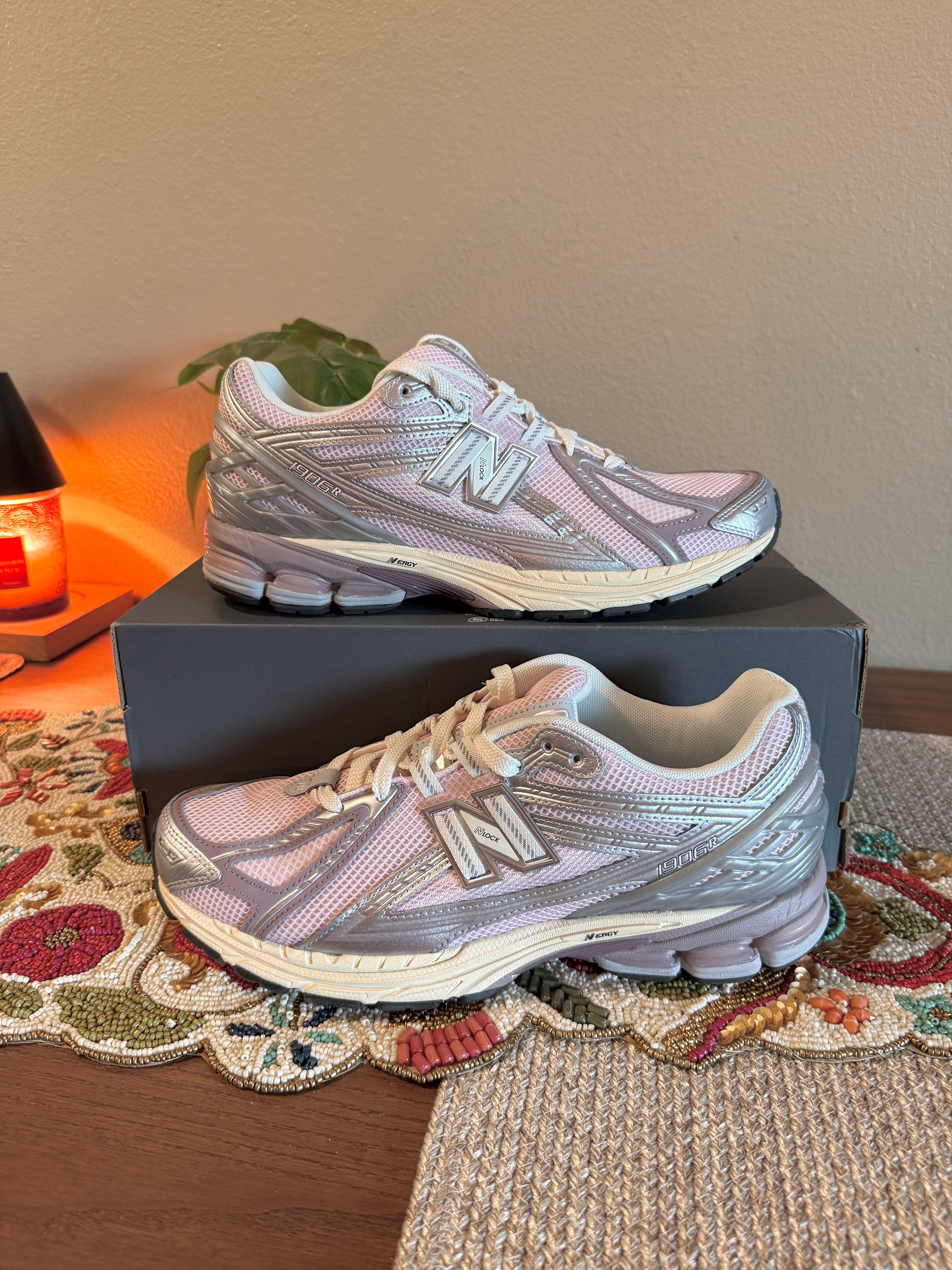 New Balance 1906R Rose Sugar Silver Size 11 MISSING LID