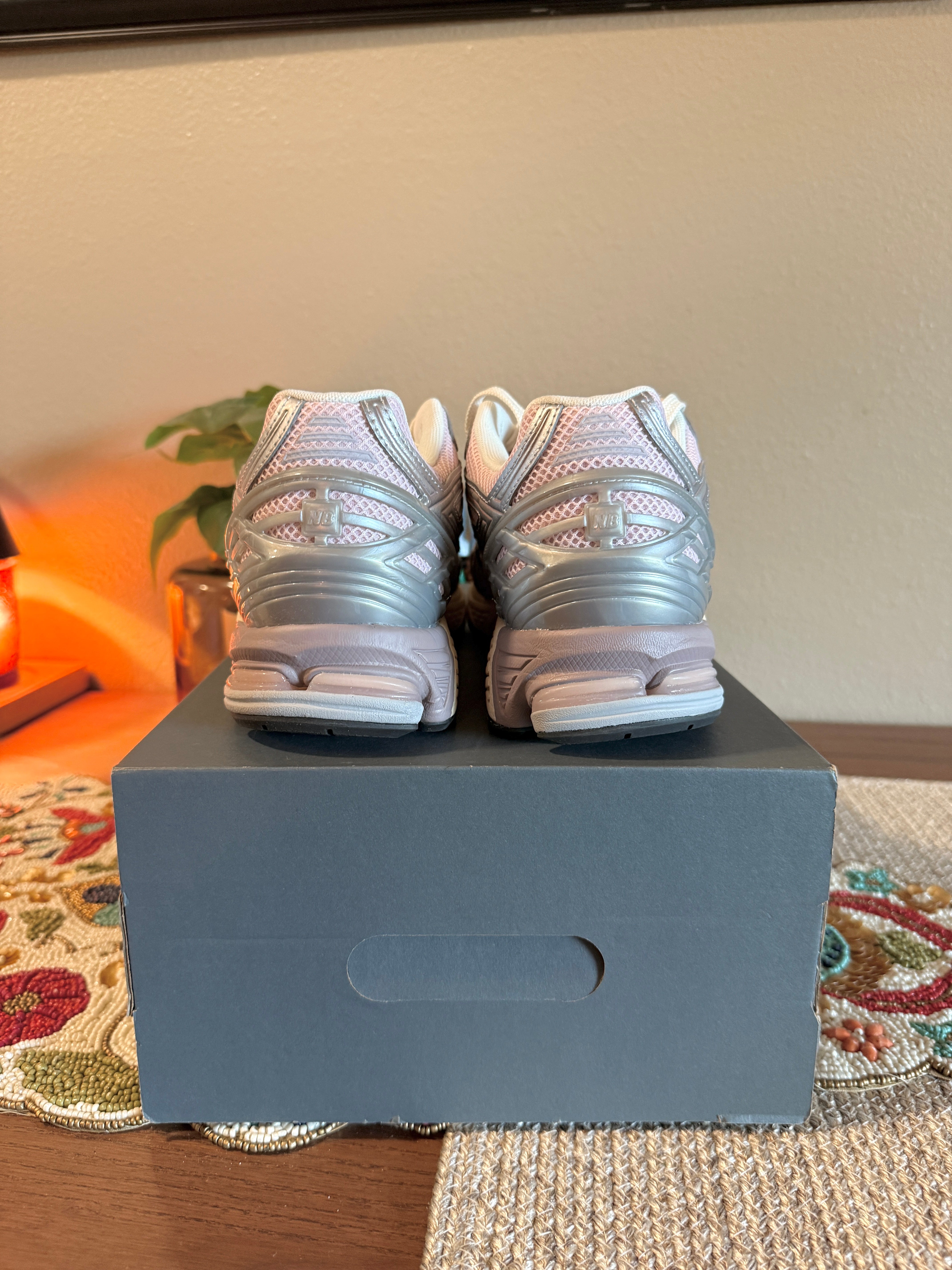 New Balance 1906R Rose Sugar Silver Size 11.5 MISSING LID