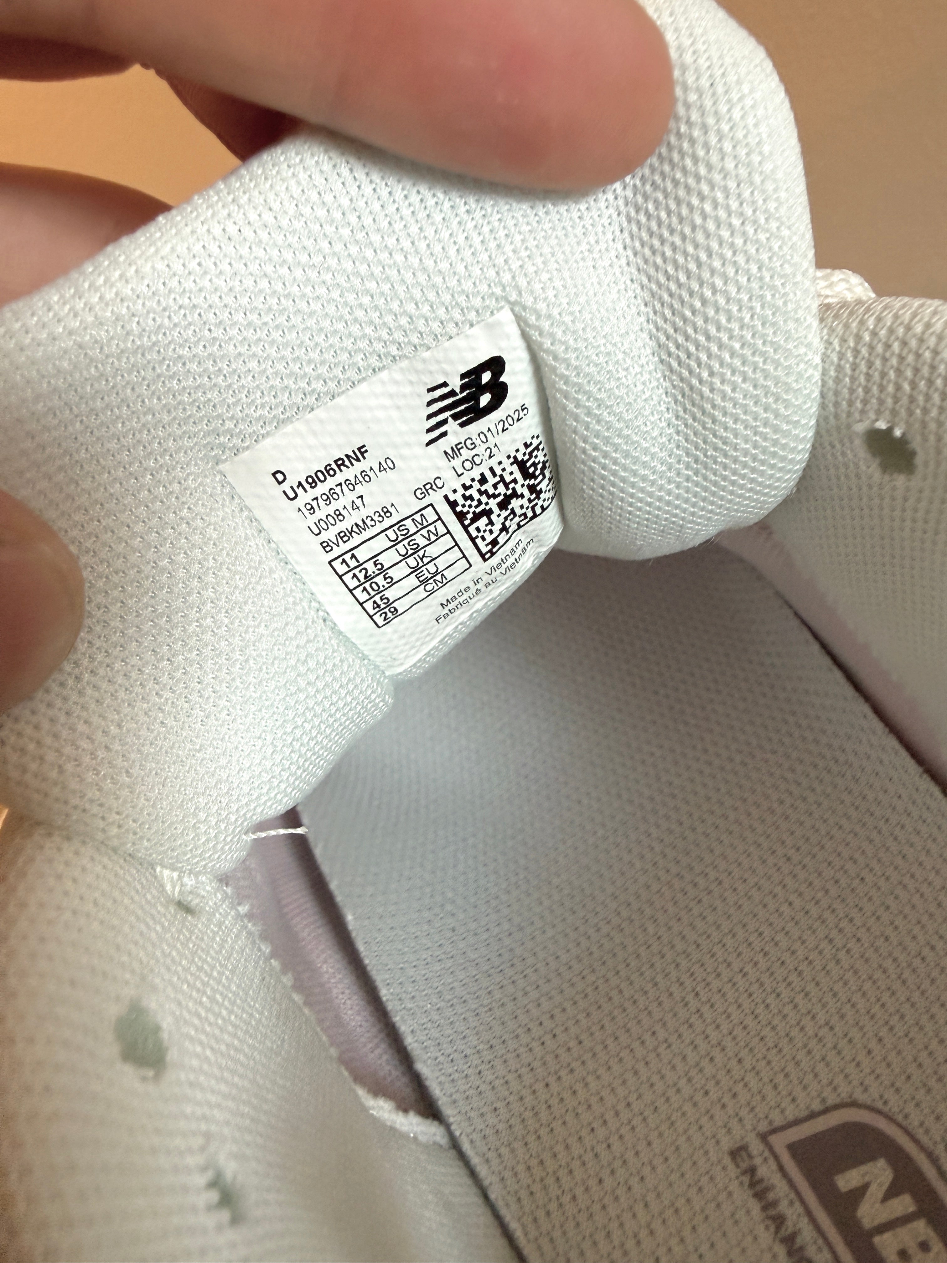 New Balance 1906R Rose Sugar Silver Size 11 MISSING LID