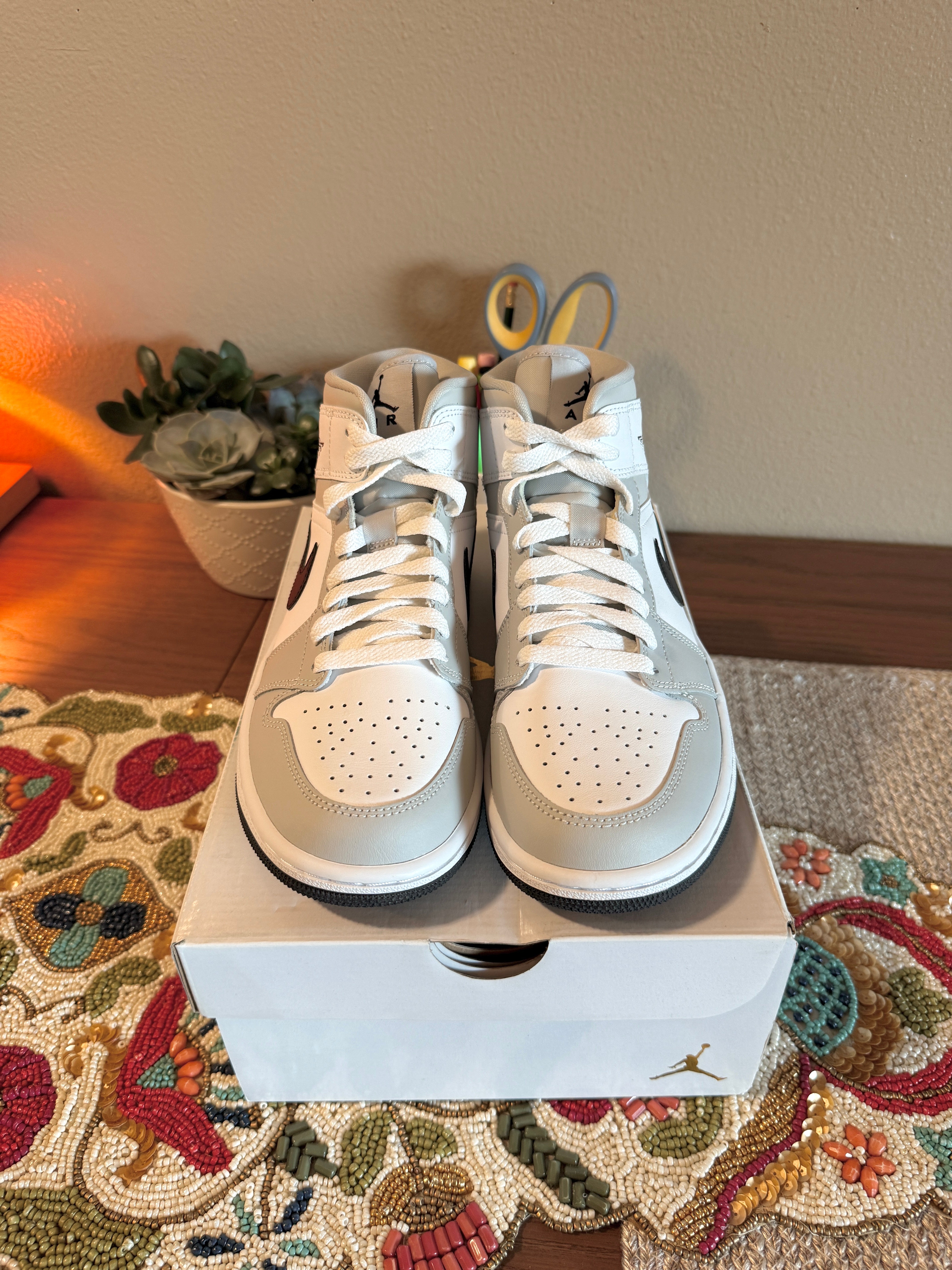 Jordan 1 Mid Light Smoke Grey (Women's) Size 7