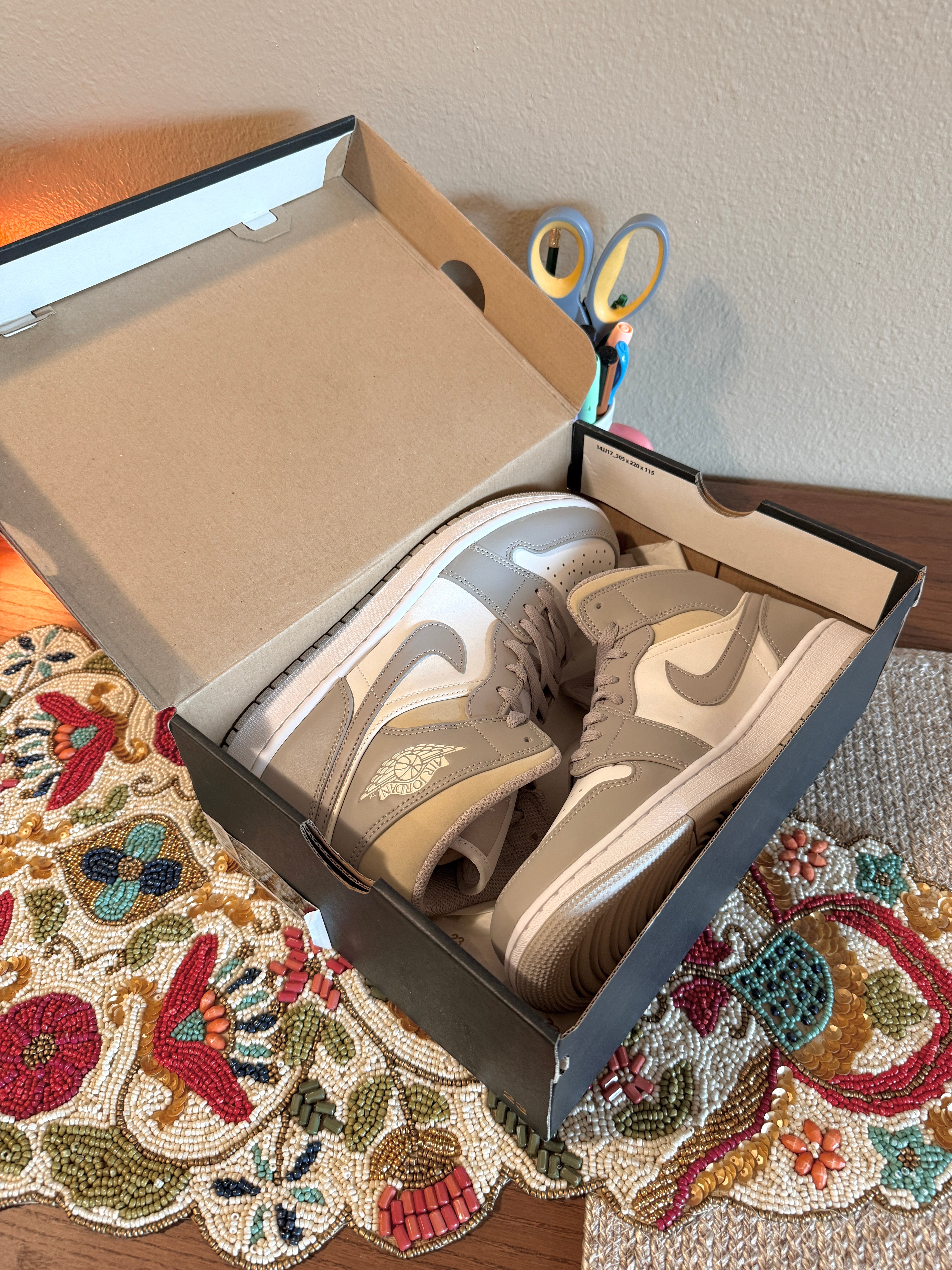 Jordan 1 Mid Linen Size 10.5