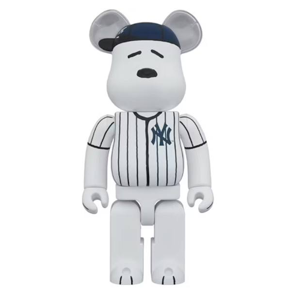 Bearbrick x Peanuts x MLB New York Yankees Snoopy 1000%