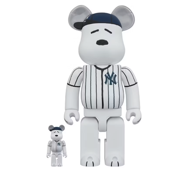 Bearbrick x Peanuts x MLB New York Yankees Snoopy 100% & 400% Set