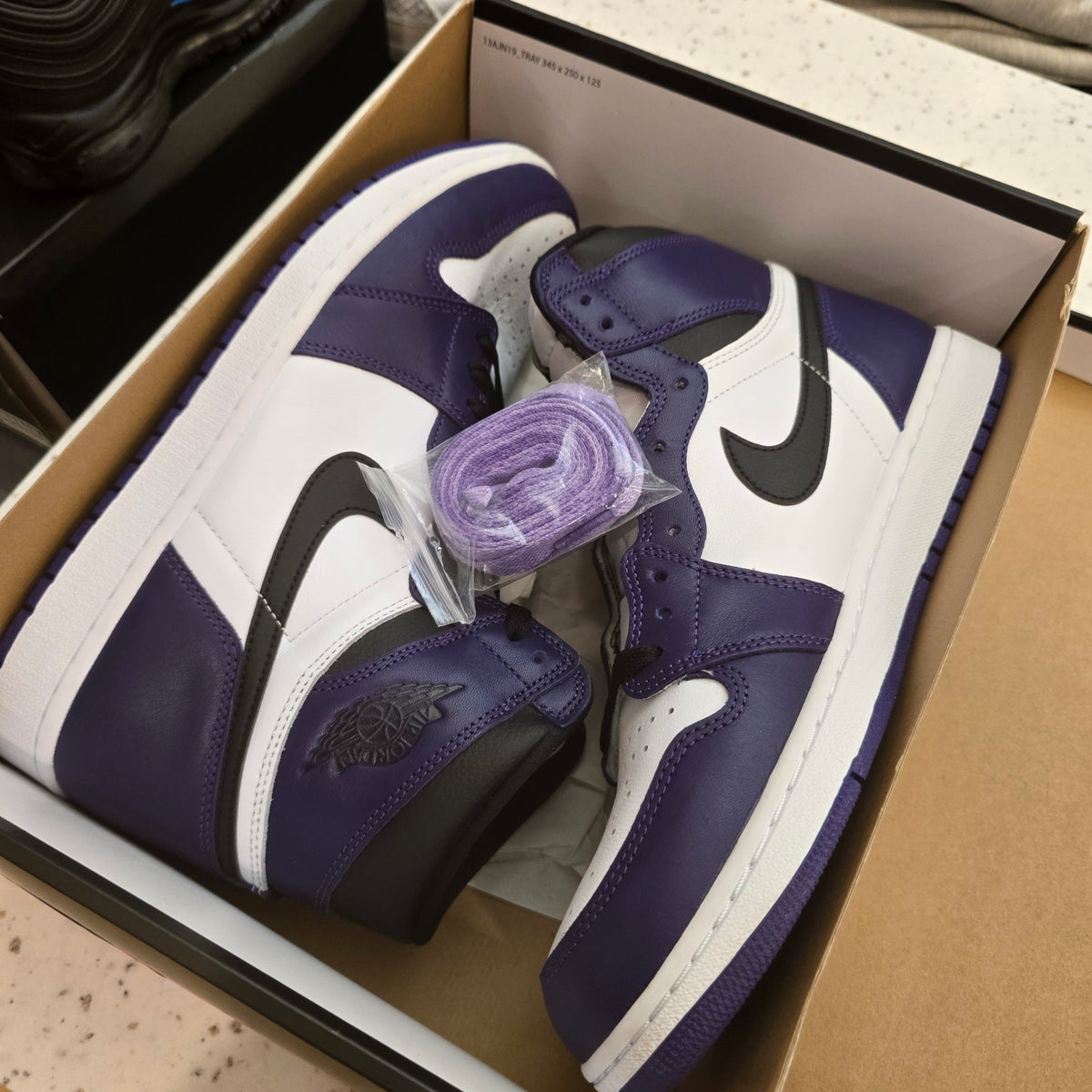 Jordan 1 Retro High Court Purple White USED