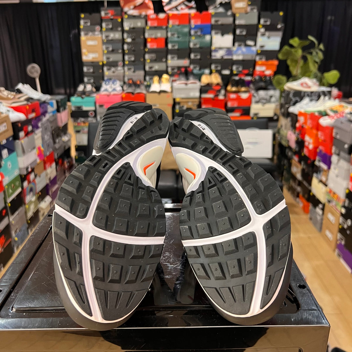 Nike Air Presto Mid Utility Black Orange used no box