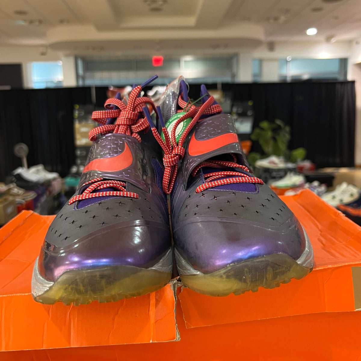 Nike CJ81 Trainer Max Megatron used damaged box