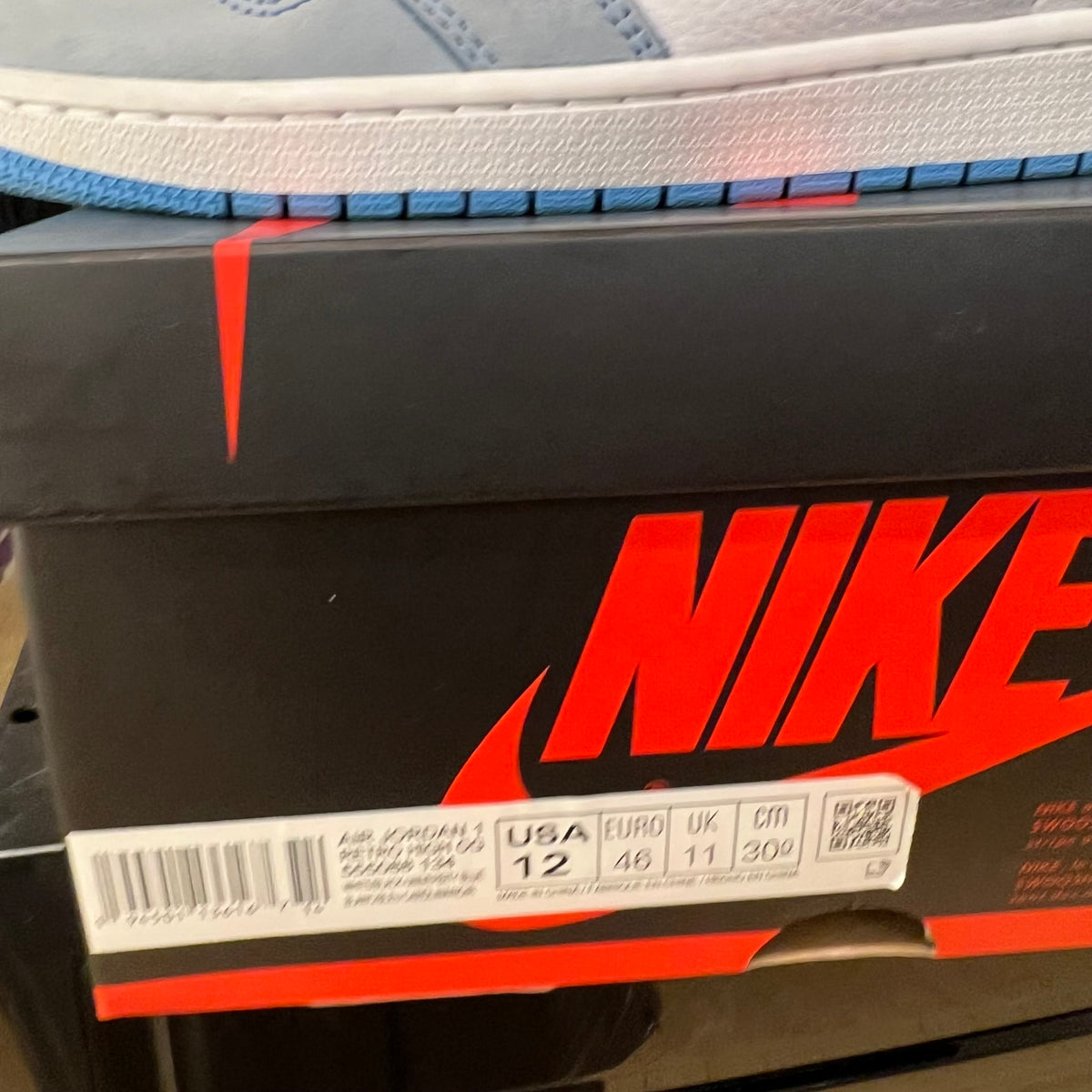 Jordan 1 Retro High OG University Blue used yellowing