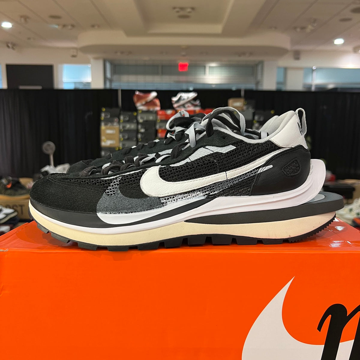 Nike Vaporwaffle sacai Black White used