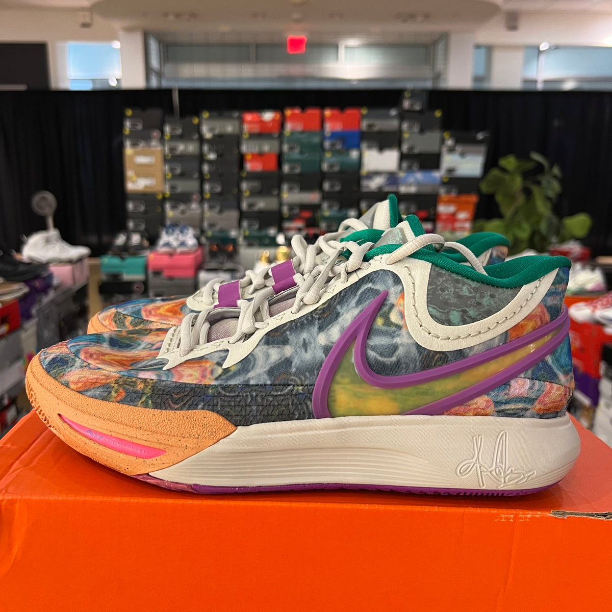 Nike Kyrie 8 Circle Of Life used rep box