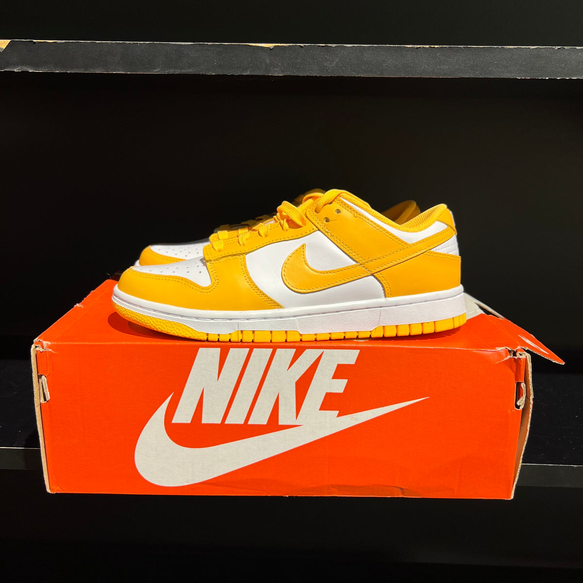 Nike Dunk Low Laser Orange (Women's) damaged box 