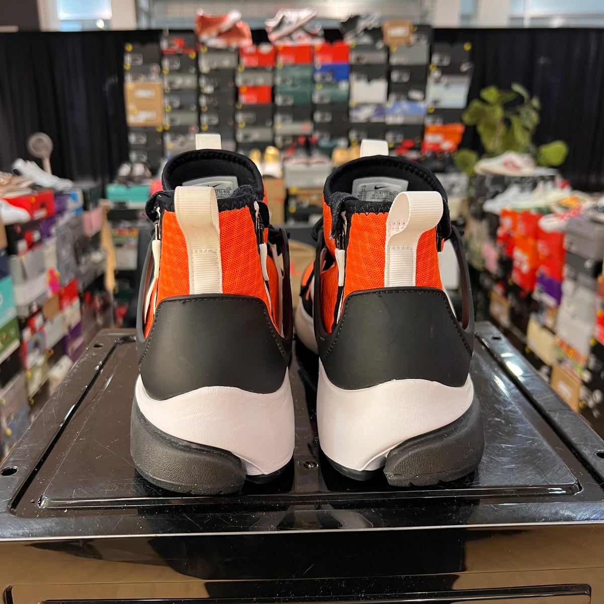 Nike Air Presto Mid Utility Black Orange used no box