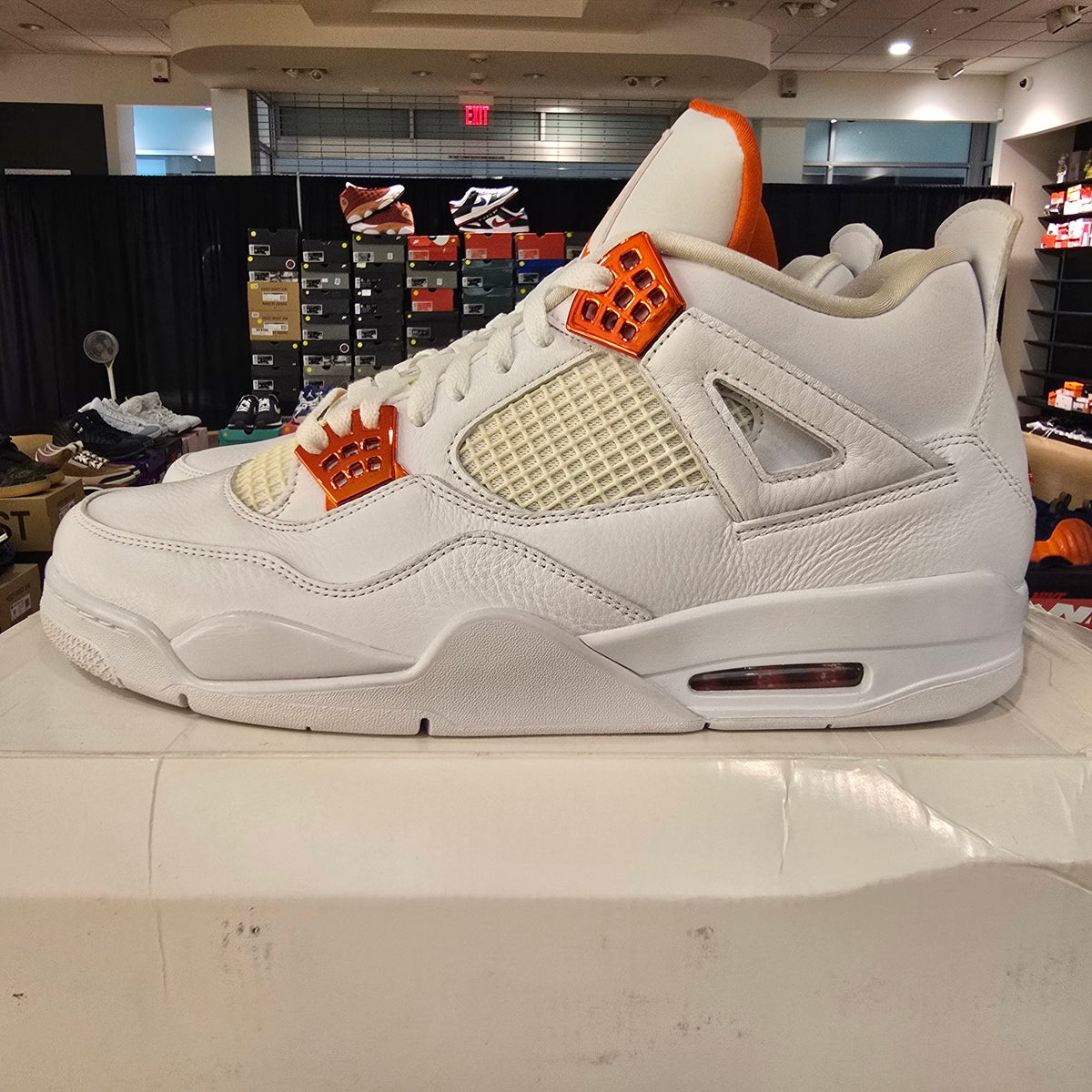 Jordan 4 Retro Metallic Orange USED