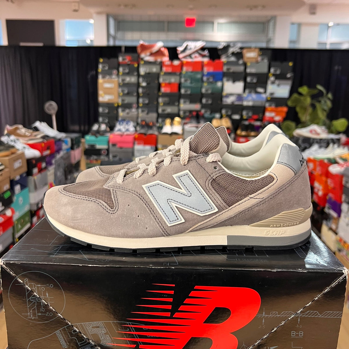 New Balance 996v2 Vintage Grey used